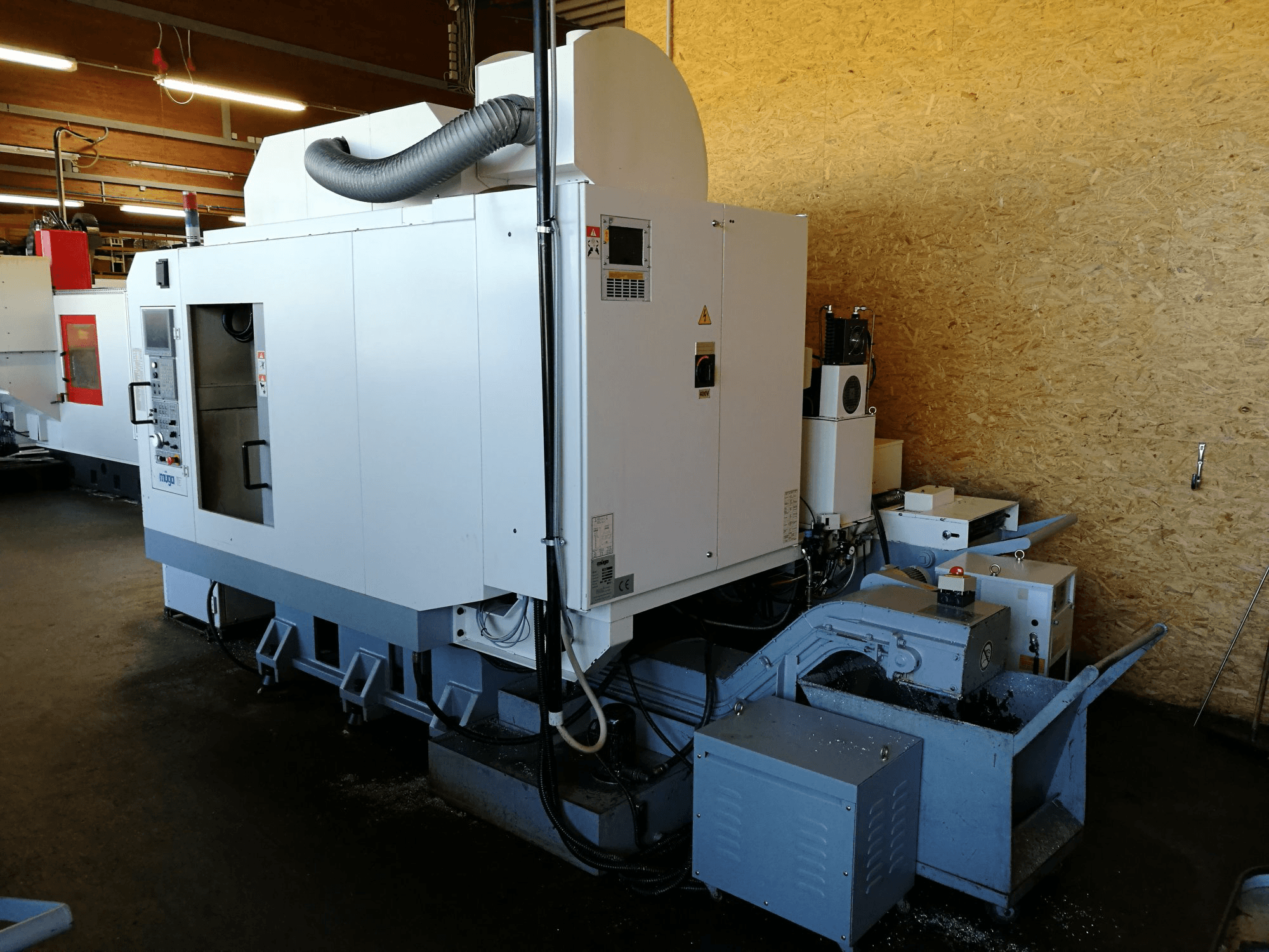 Mašīnas Müga S500 skats no labās puses