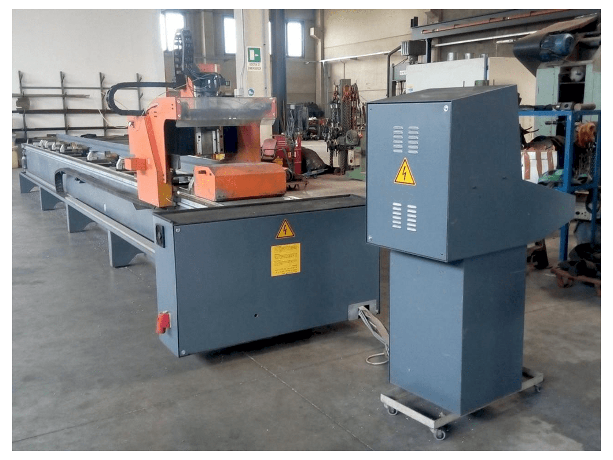 Mašīnas Tekna UT 426/3 pretskats