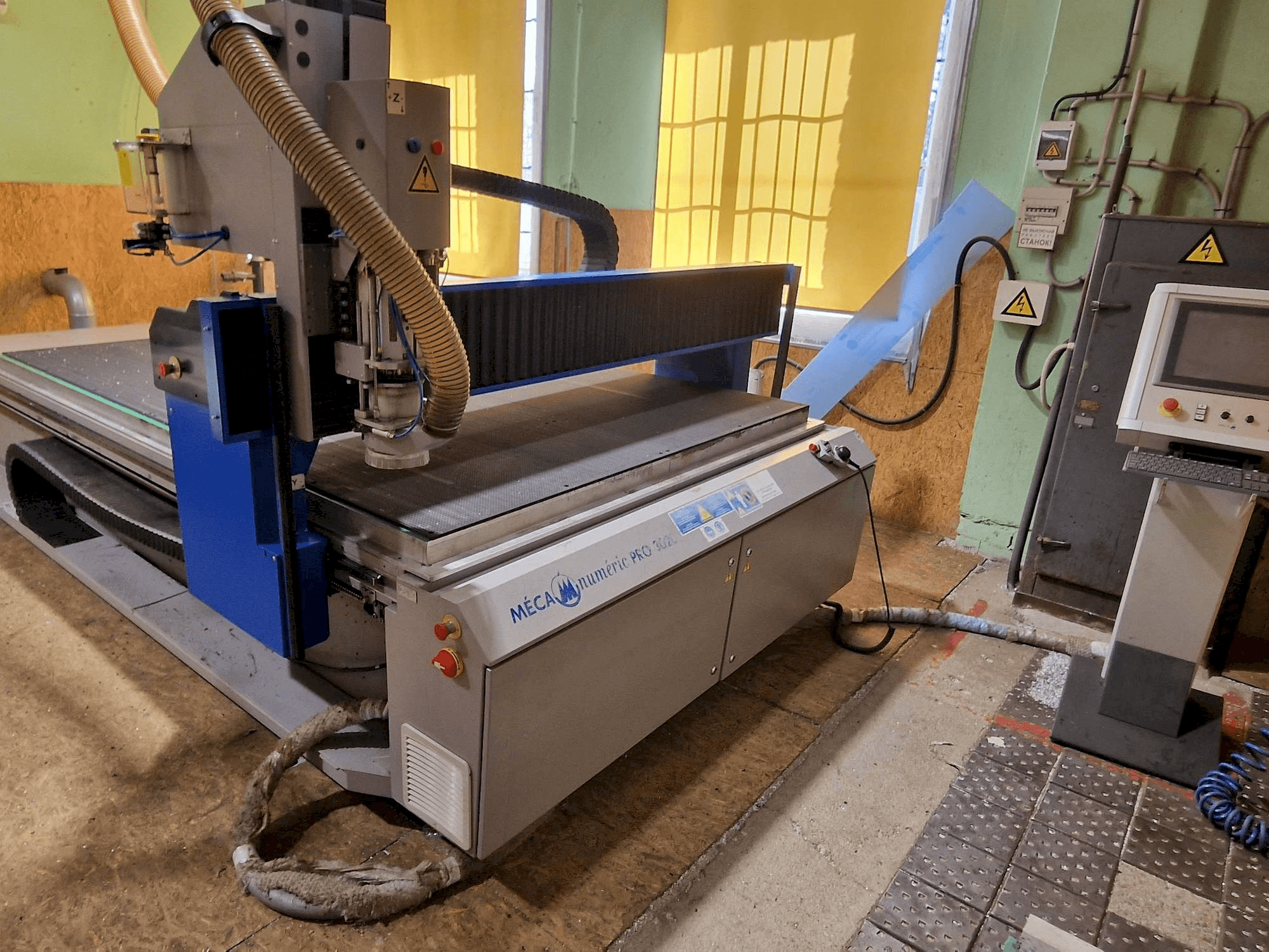 Mašīnas MECANUMERIC MECAPRO 3020 pretskats
