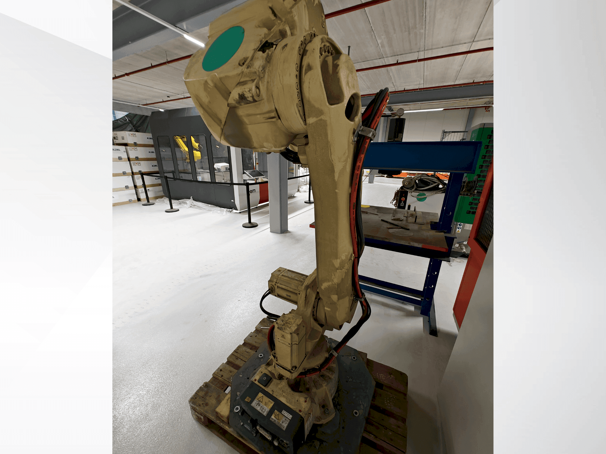 Mašīnas ABB IRB 4600 M2004 pretskats