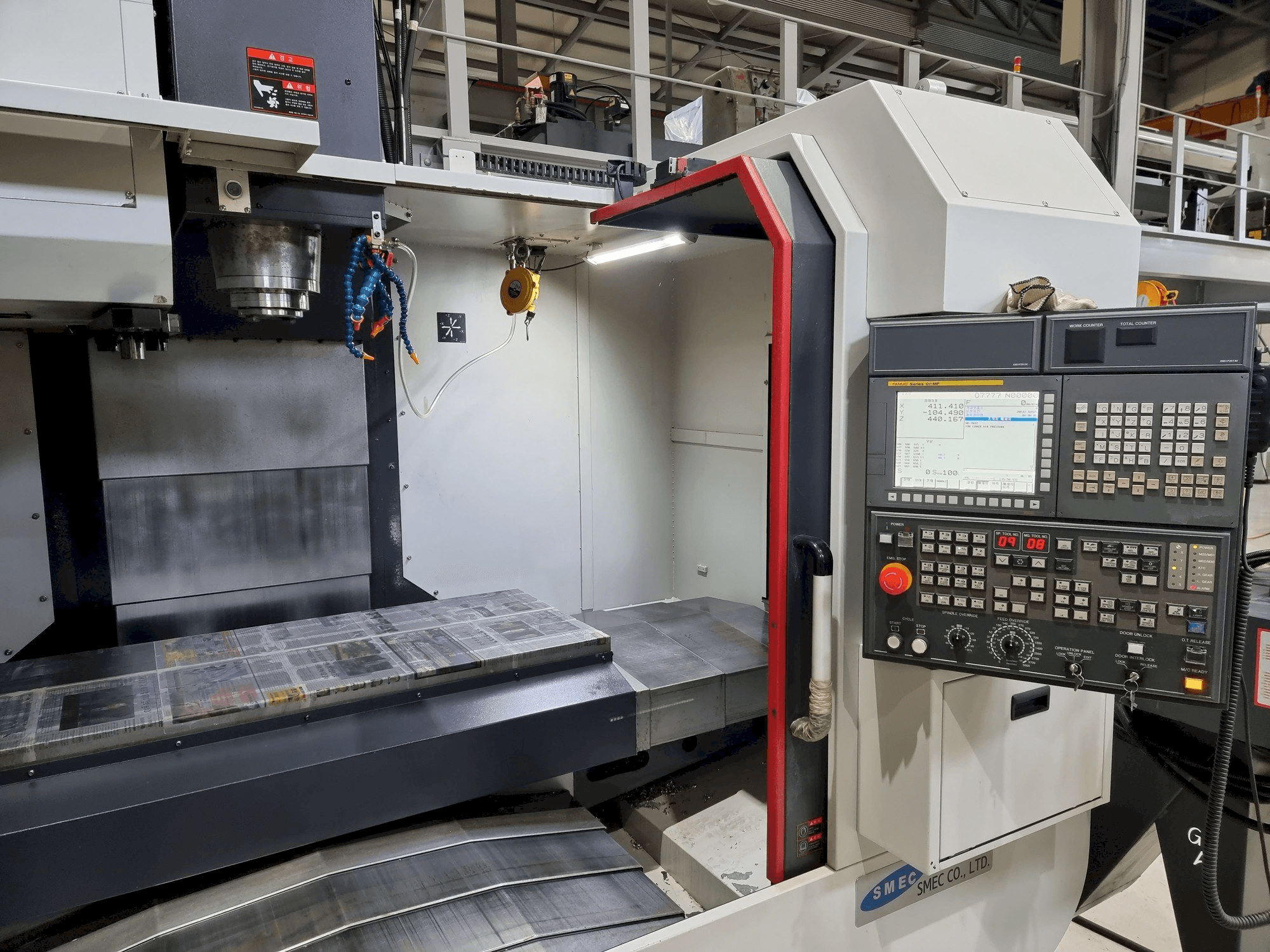 Mašīnas SMEC LCV 650 pretskats