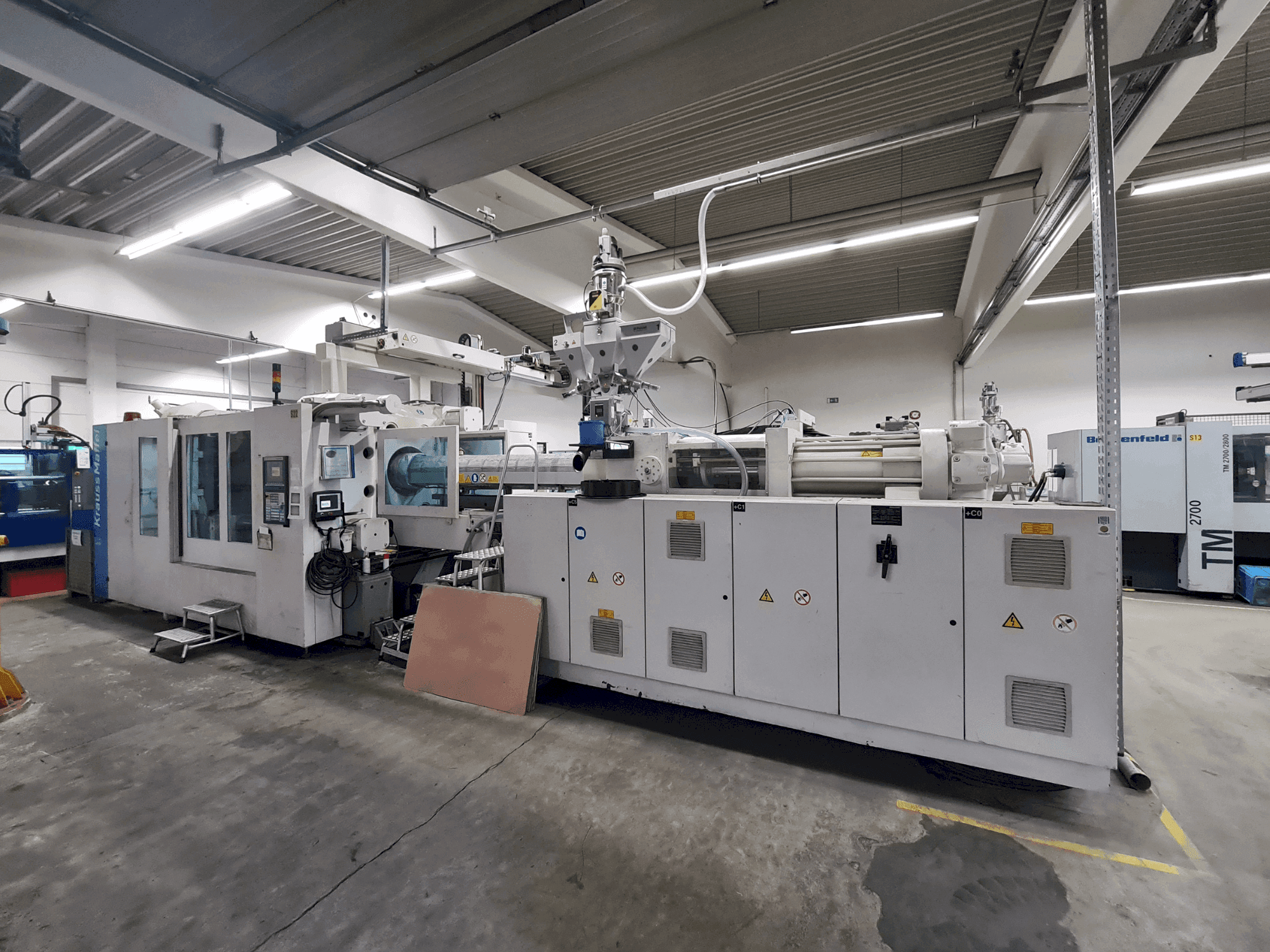 Mašīnas Krauss Maffei 800-6100 MX pretskats