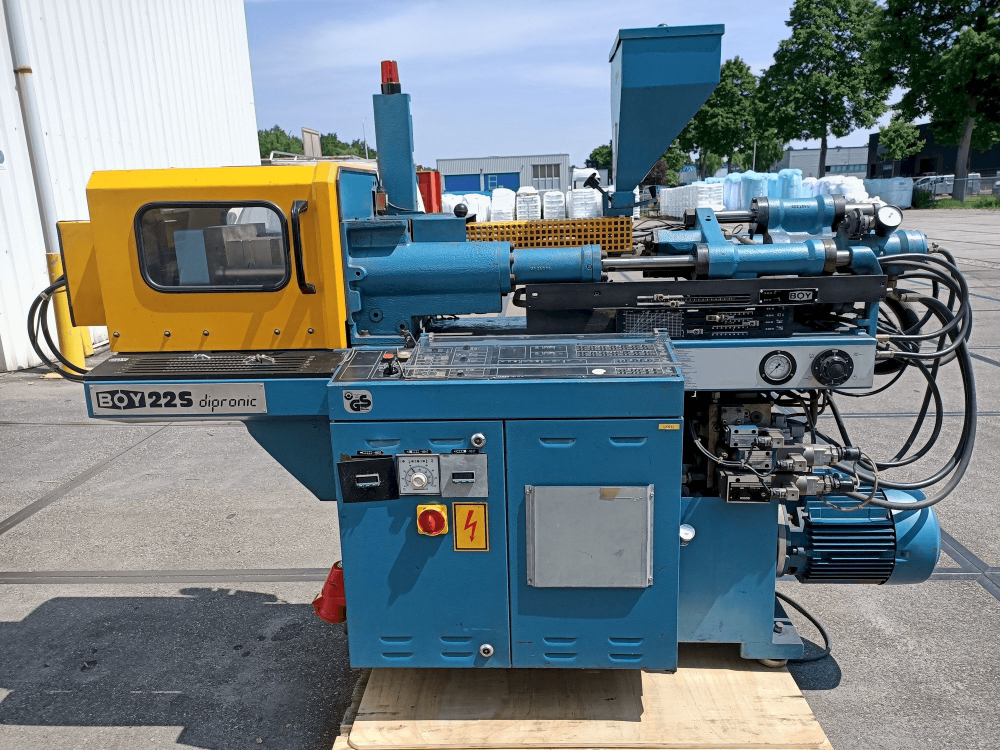 Mašīnas BOY 22S dipronic pretskats