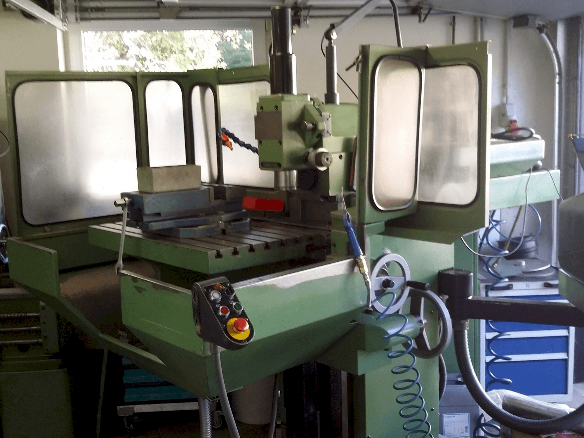 Mašīnas DECKEL FP4A pretskats