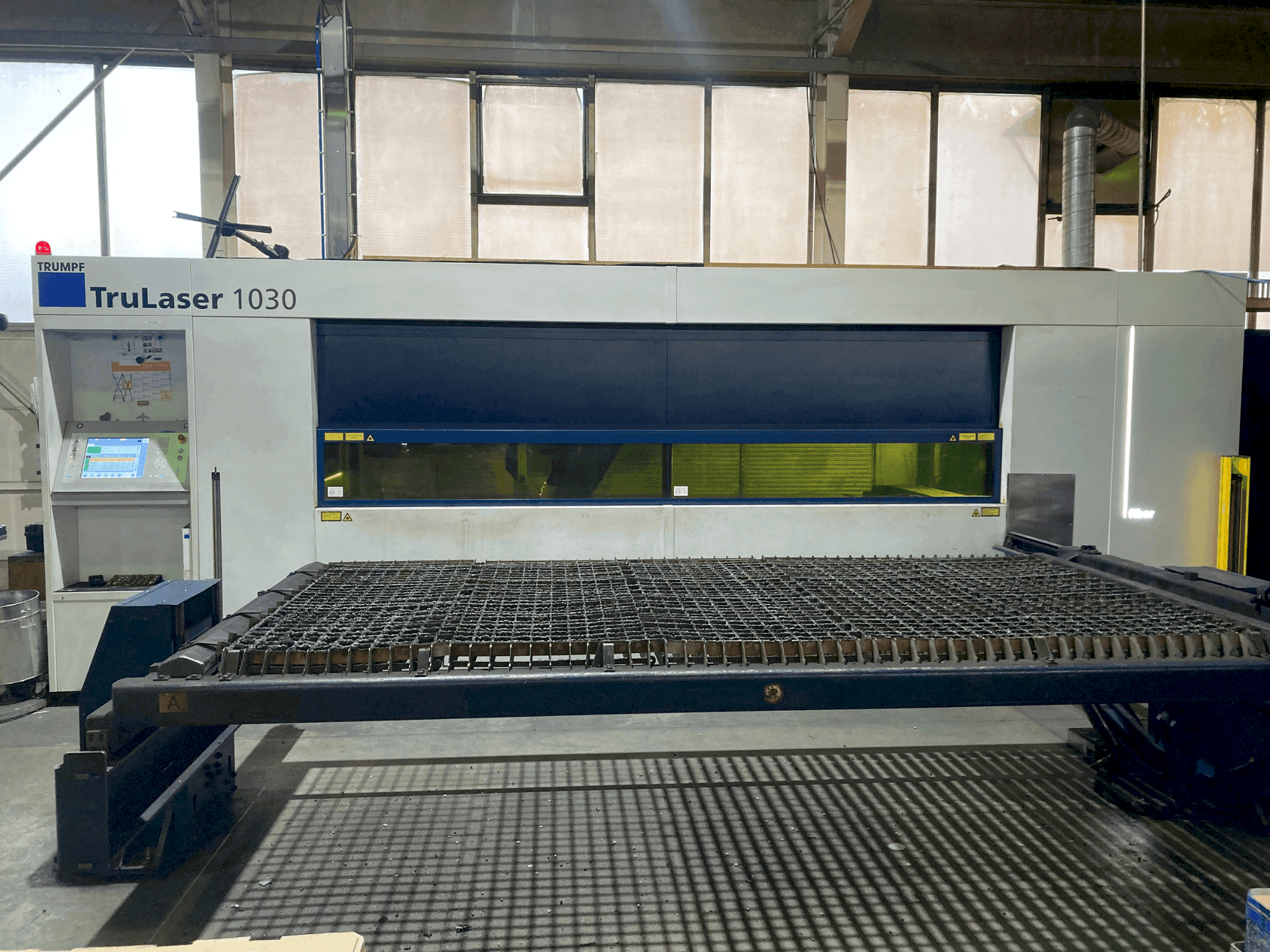 Mašīnas TRUMPF TruLaser 1030 pretskats
