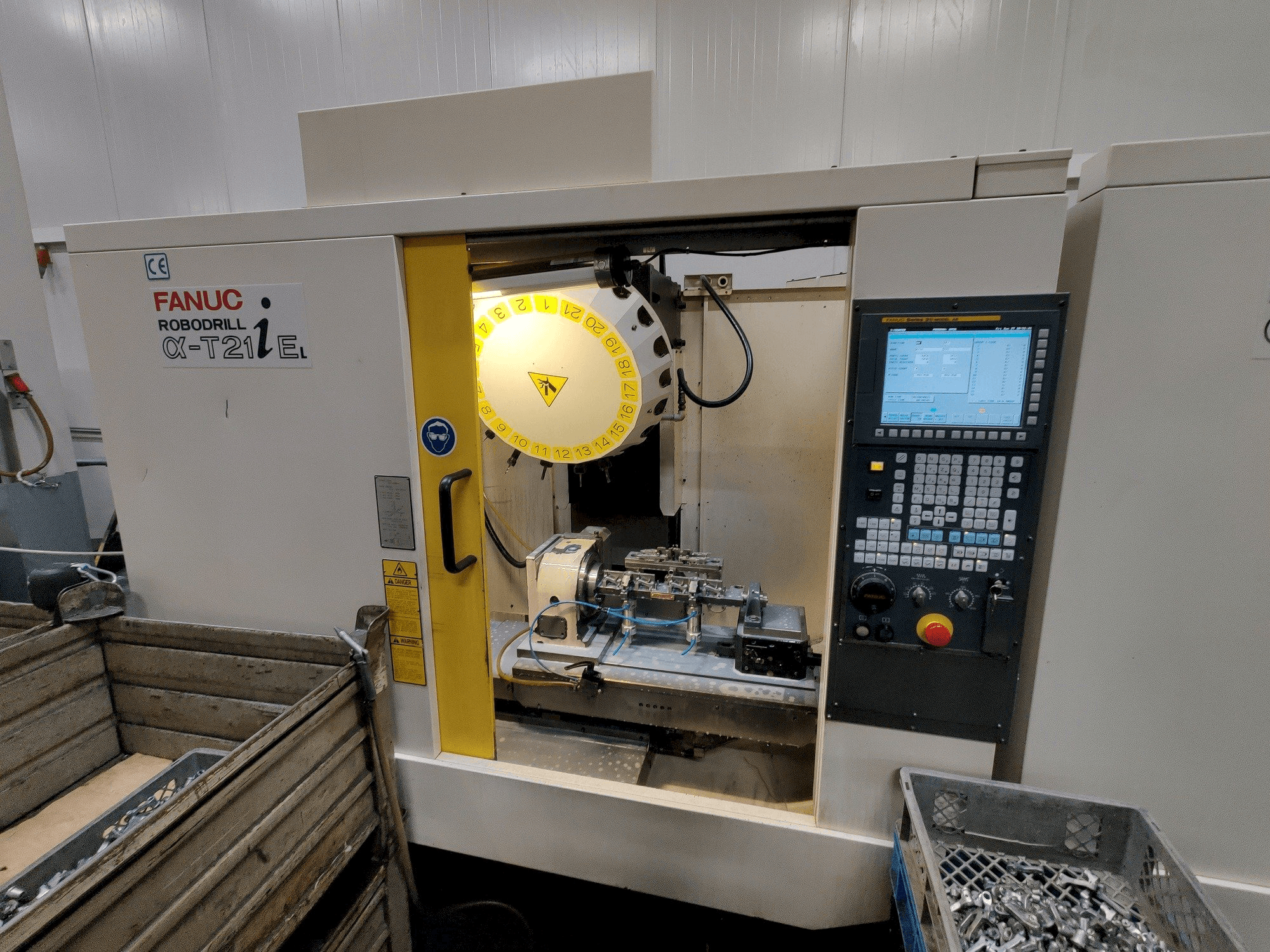 Mašīnas FANUC Robodrill α-T21iEL pretskats
