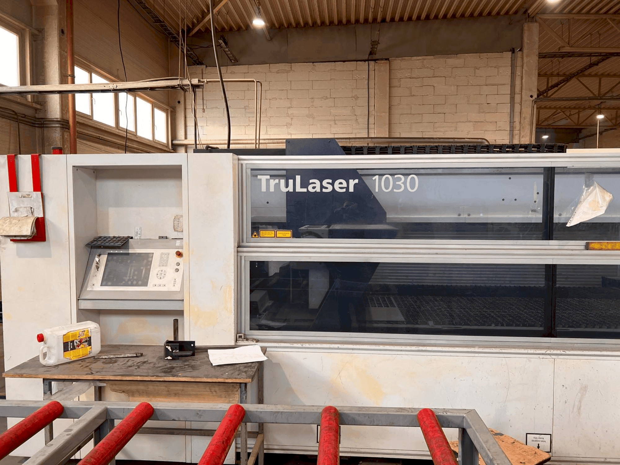 Mašīnas TRUMPF TruLaser 1030 pretskats