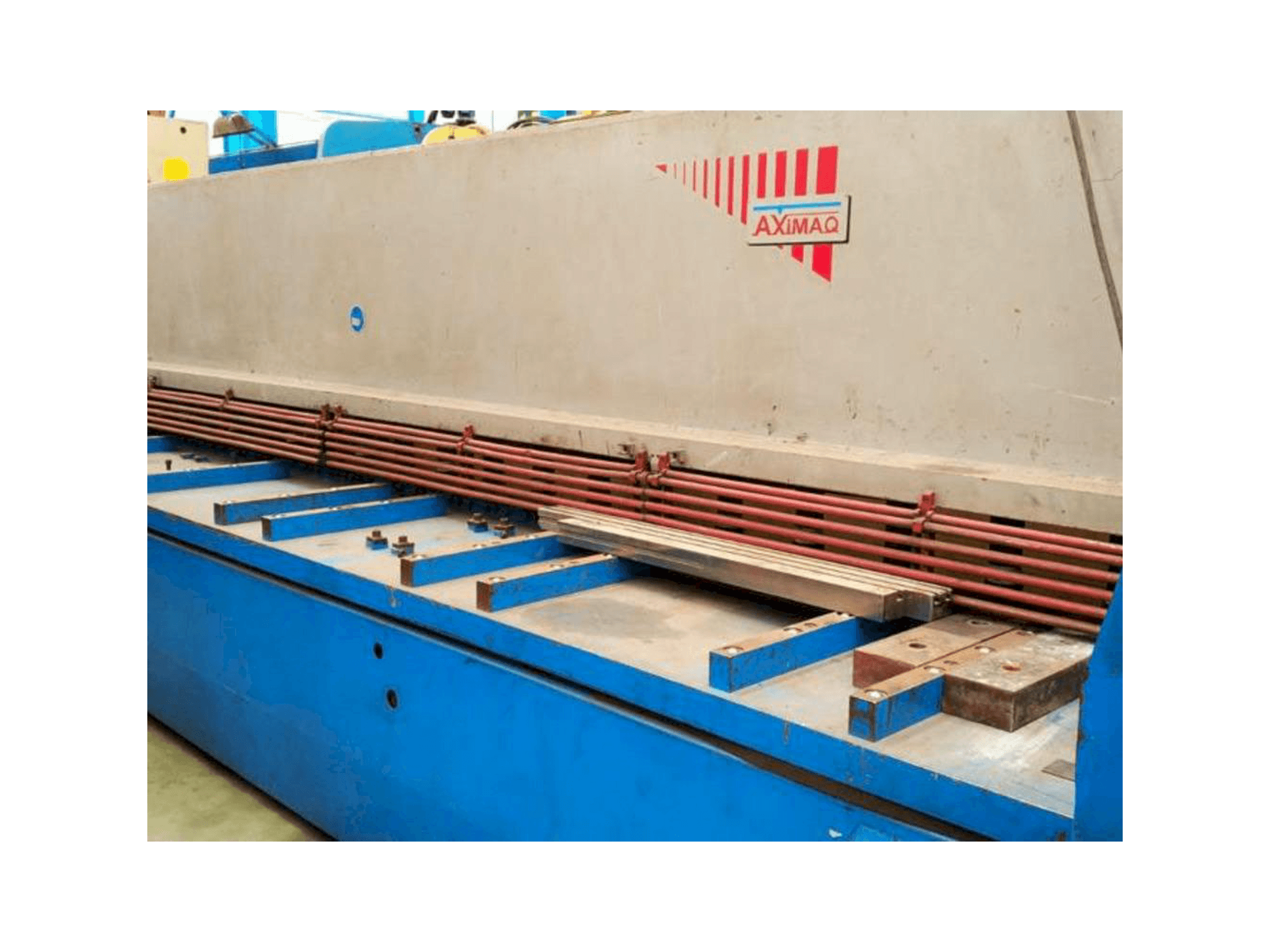 Mašīnas Axial CP-1060 pretskats