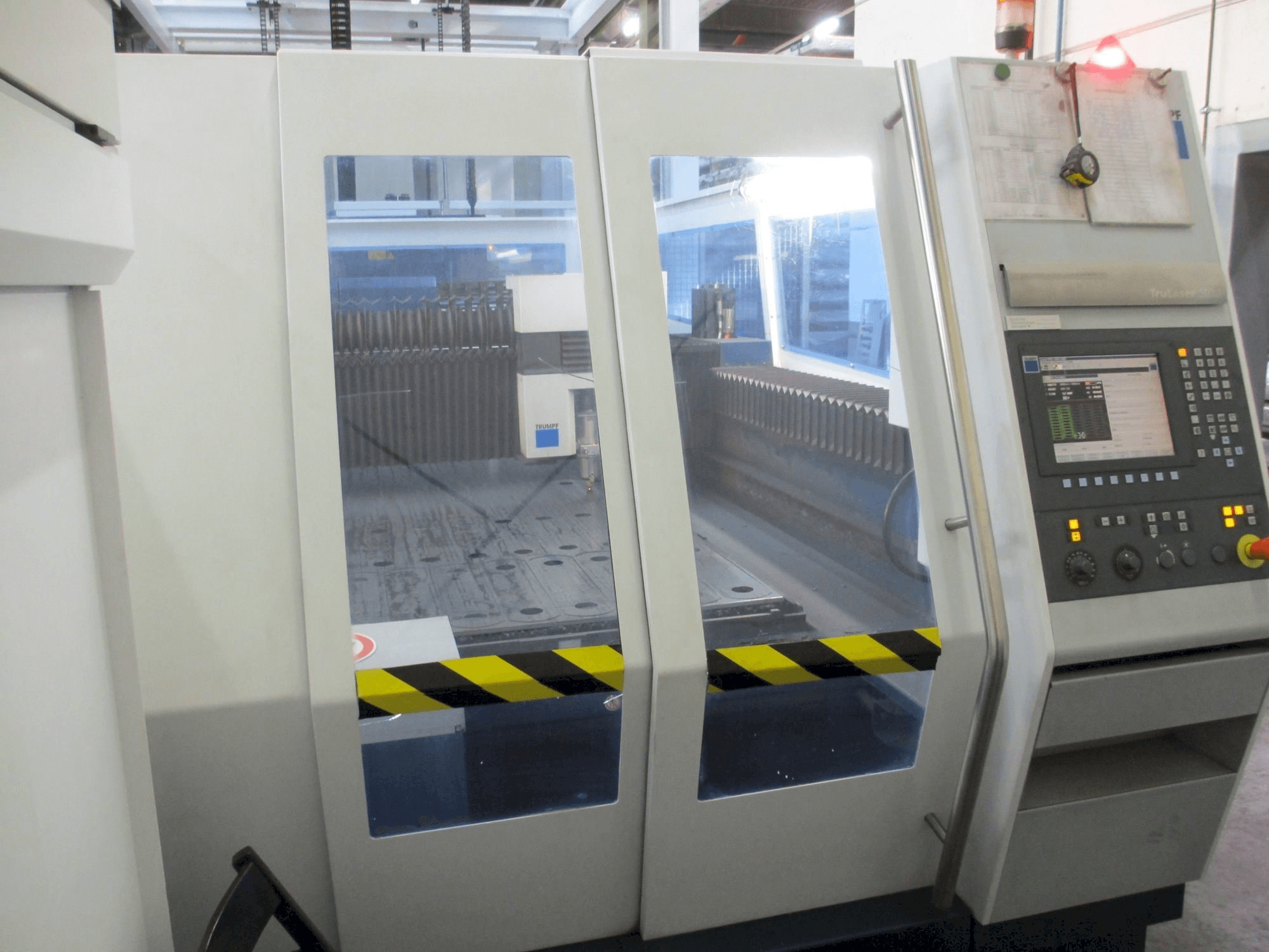Mašīnas Trumpf TruLaser 5030 pretskats