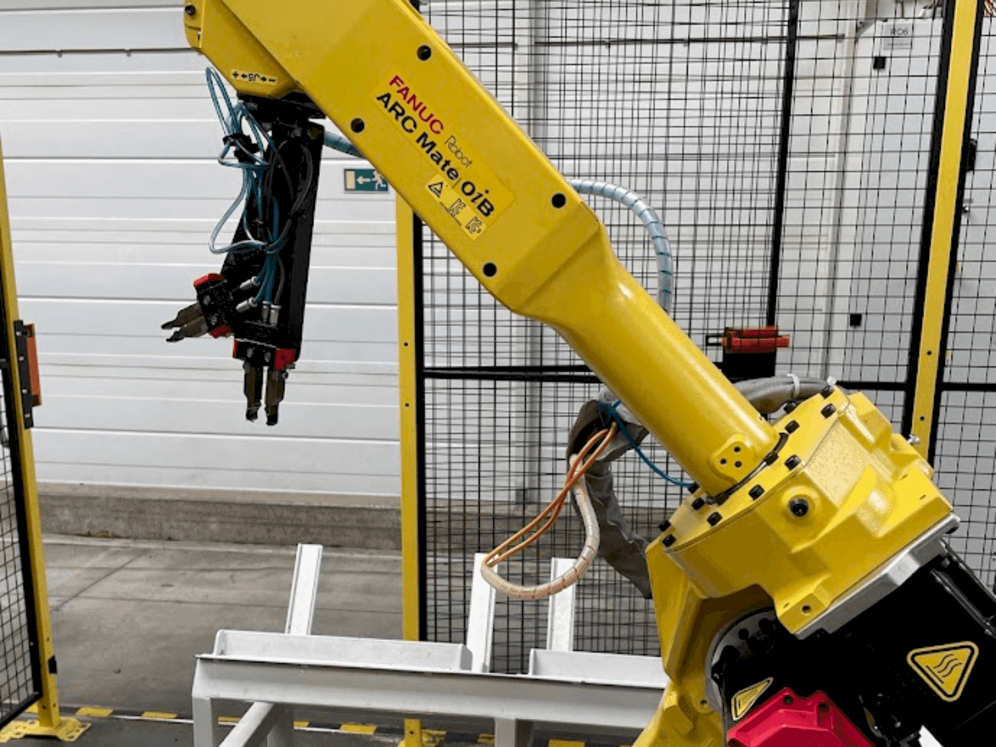 Mašīnas FANUC ARC Mate OiB pretskats