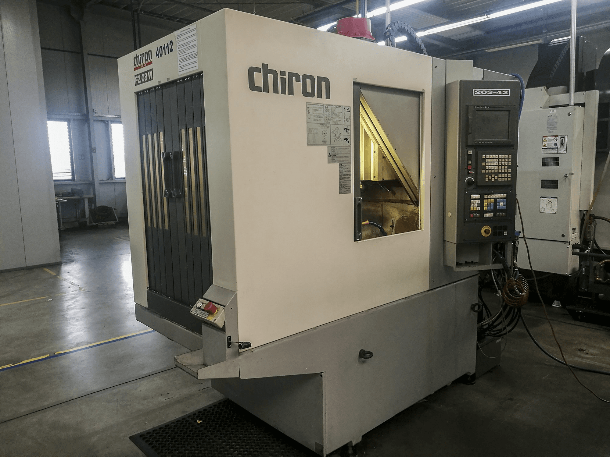Mašīnas Chiron FZ 08 W skats no kreisās puses