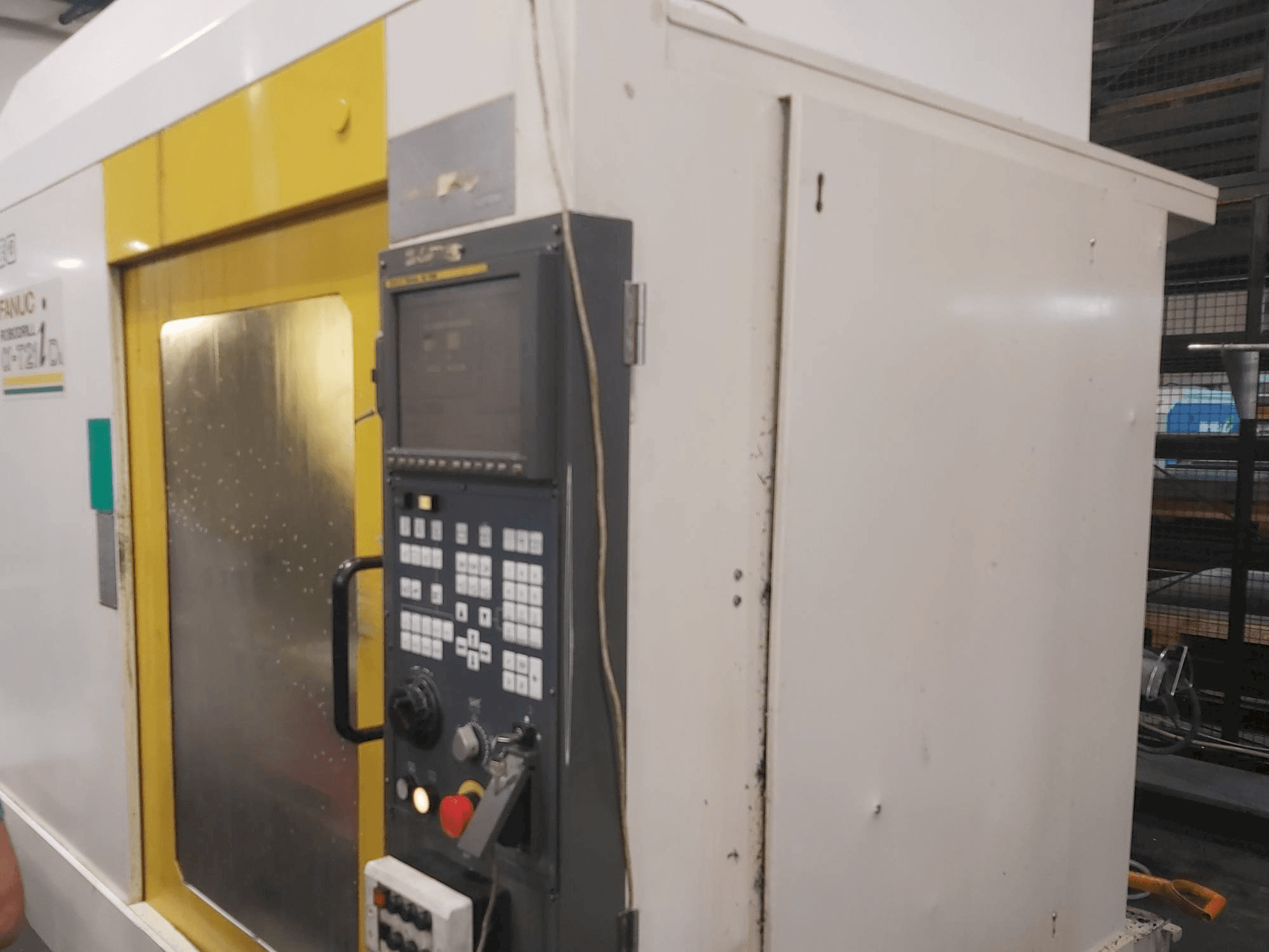 Mašīnas FANUC Robodrill Alpha T21D pretskats
