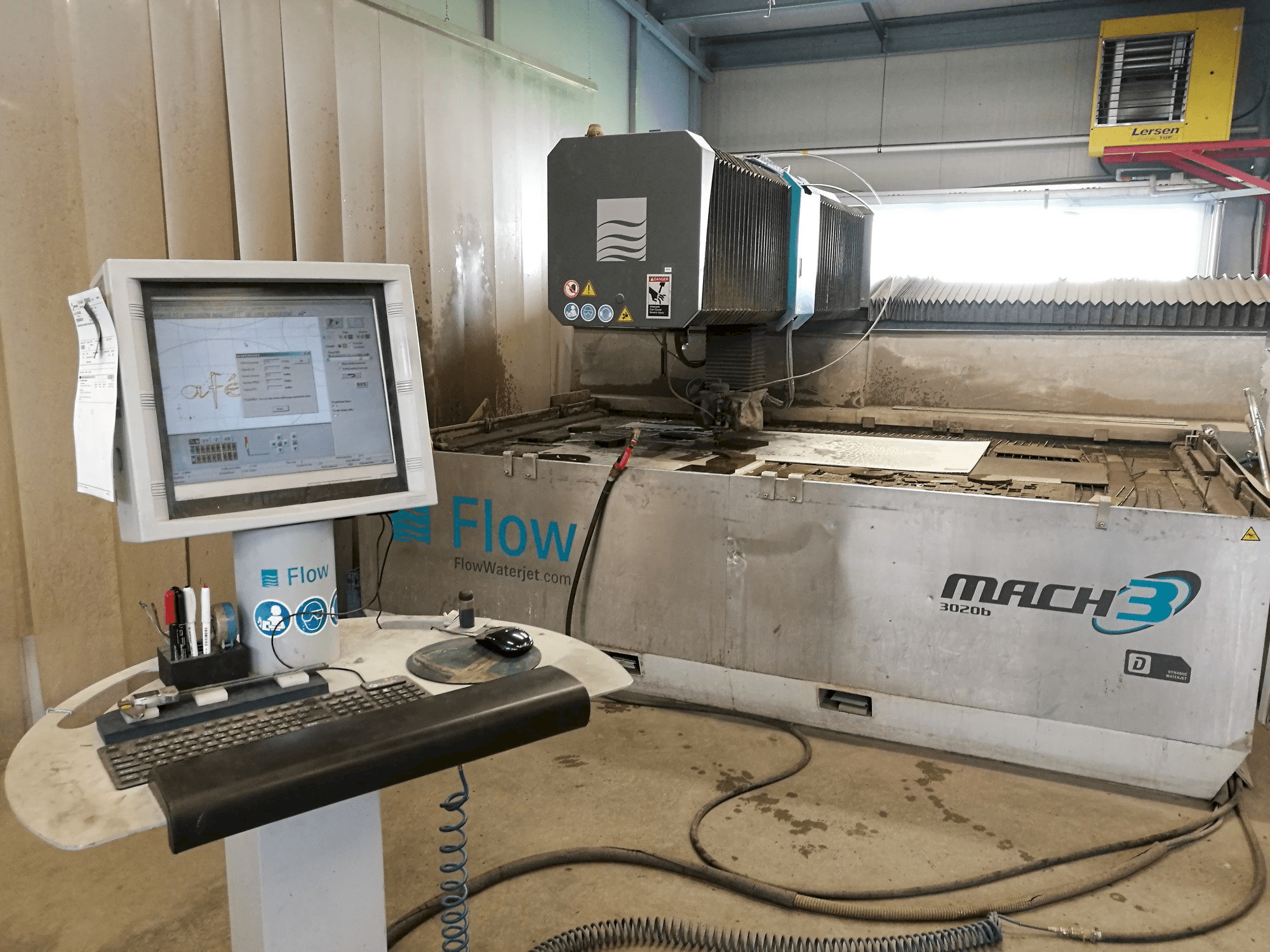 Mašīnas Flow Mach3-3020b DWJ pretskats