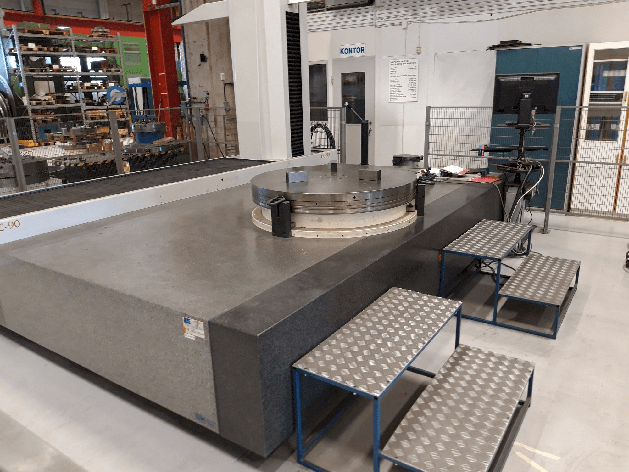 Mašīnas LK HC90 pretskats