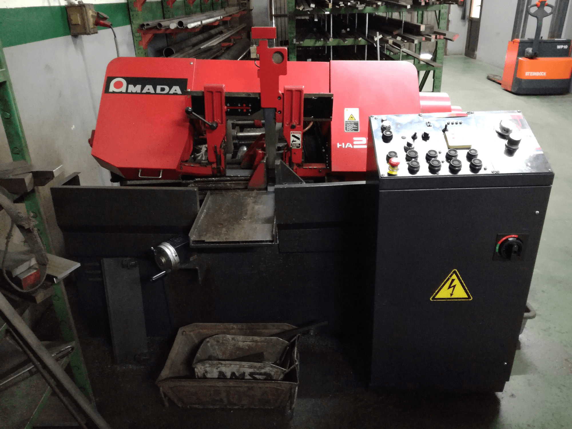 Mašīnas AMADA HA-250W pretskats