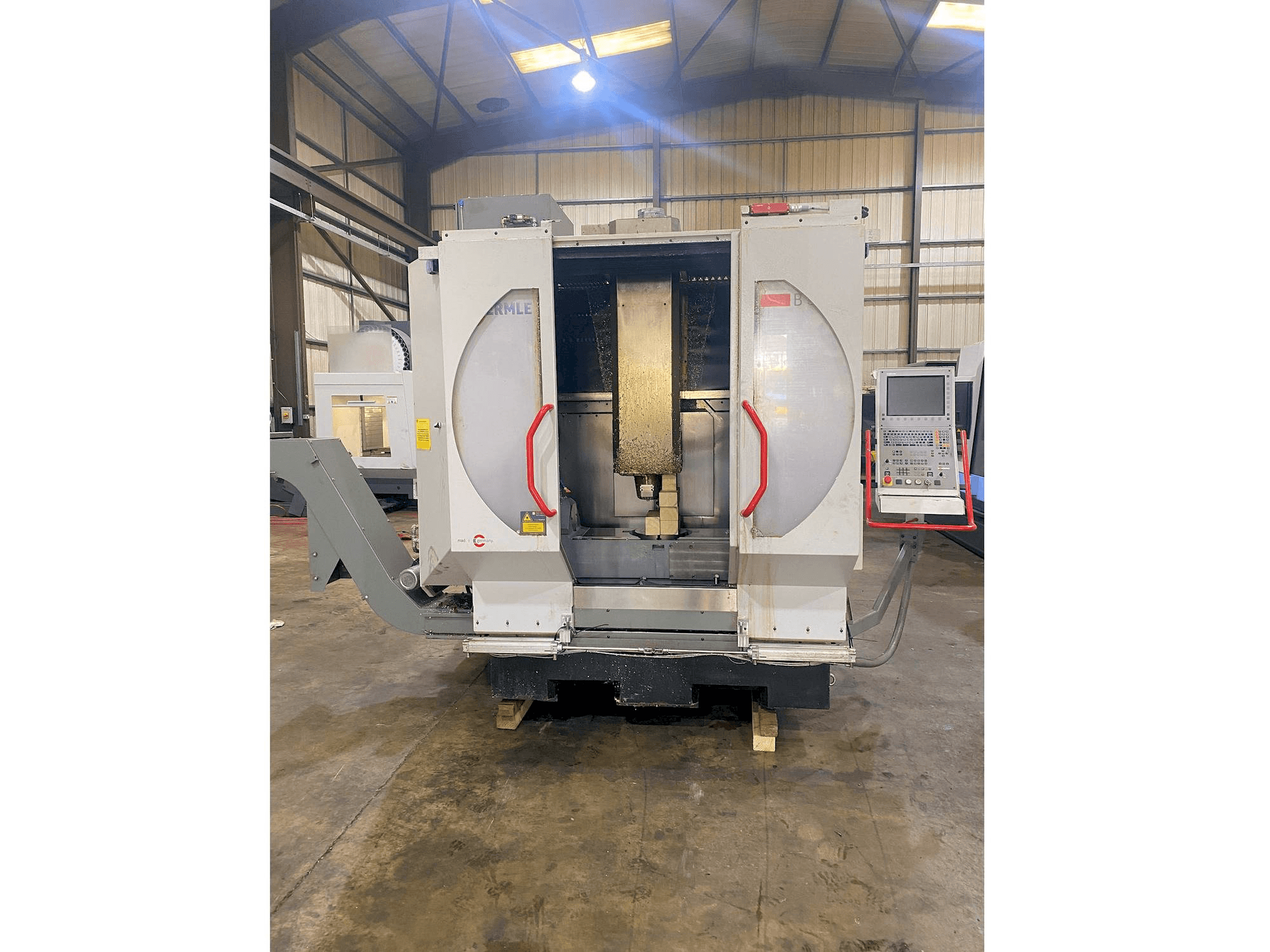 Mašīnas HERMLE B 300 U pretskats