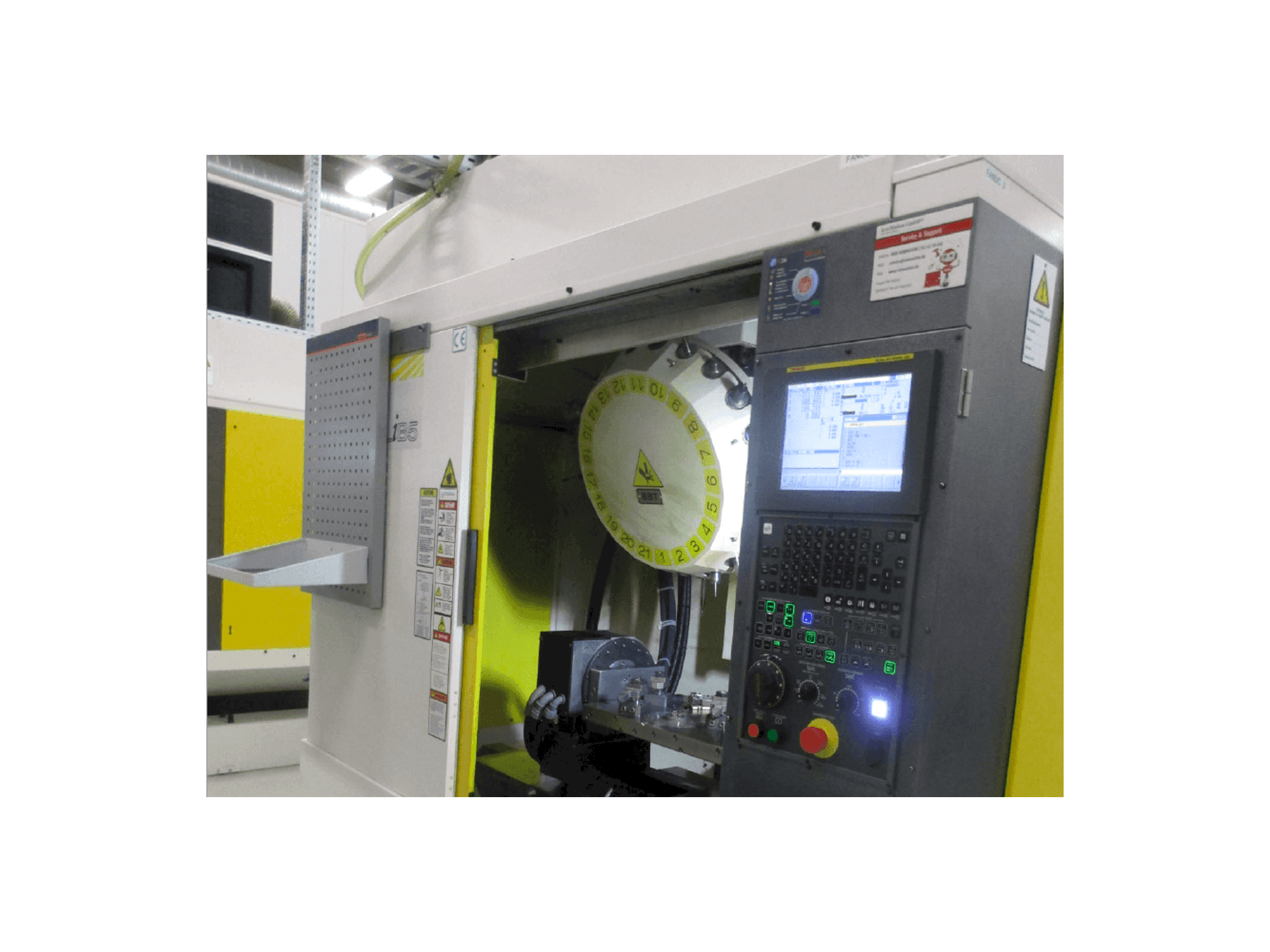 Mašīnas FANUC ROBODRILL Alpha D21LiB5 pretskats