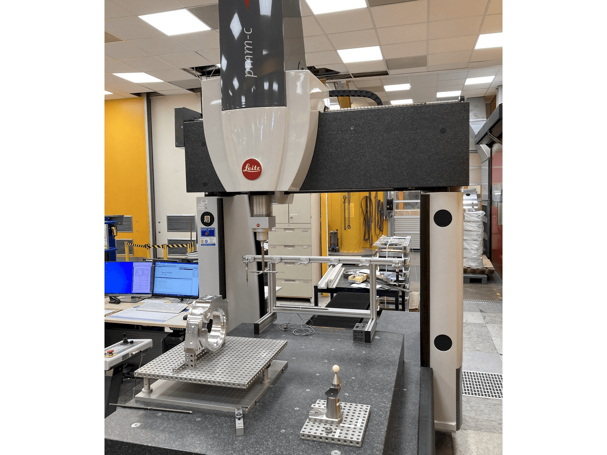 Mašīnas Hexagon Leitz PMM-C pretskats
