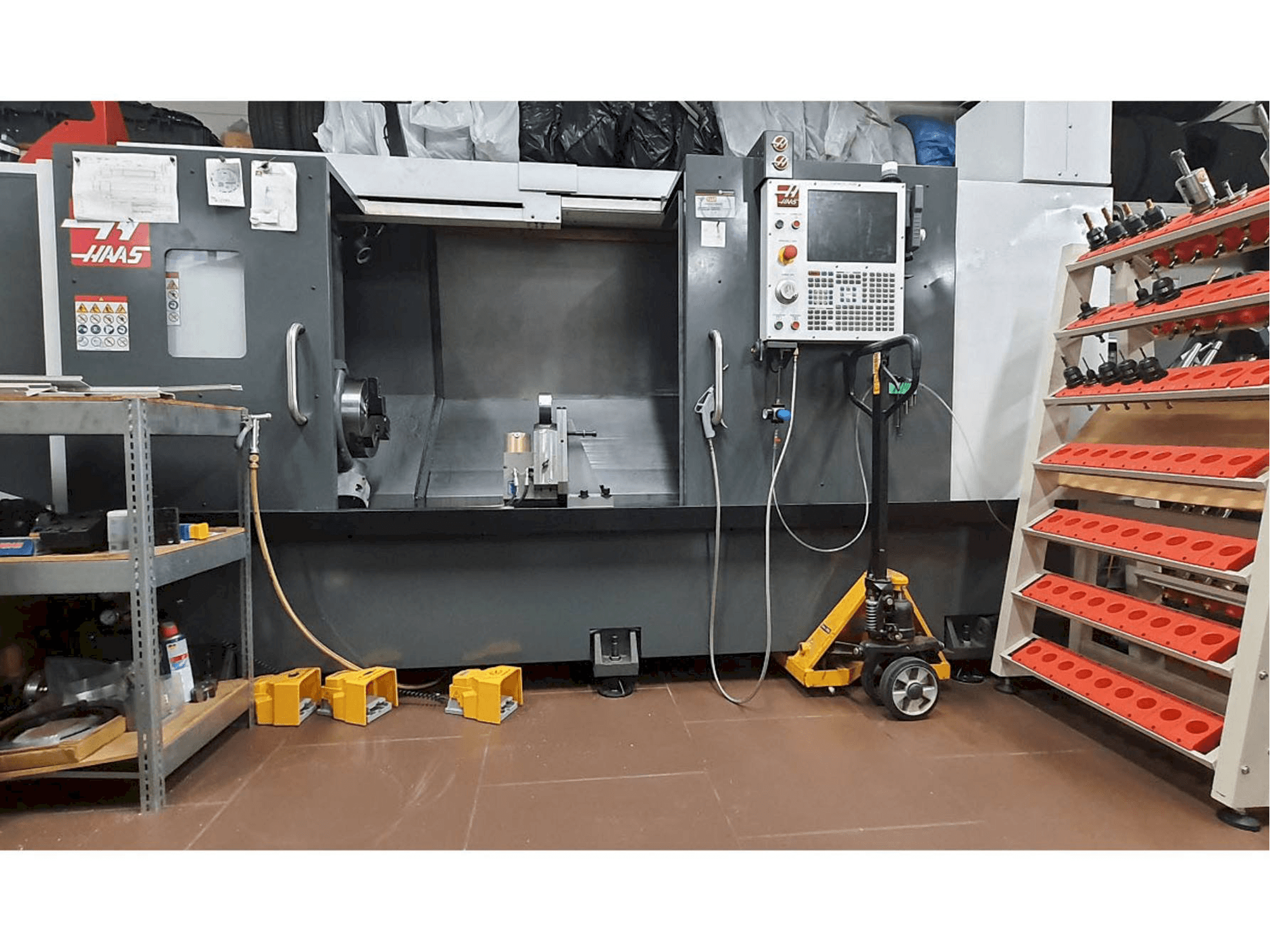 Mašīnas HAAS ST-30L pretskats