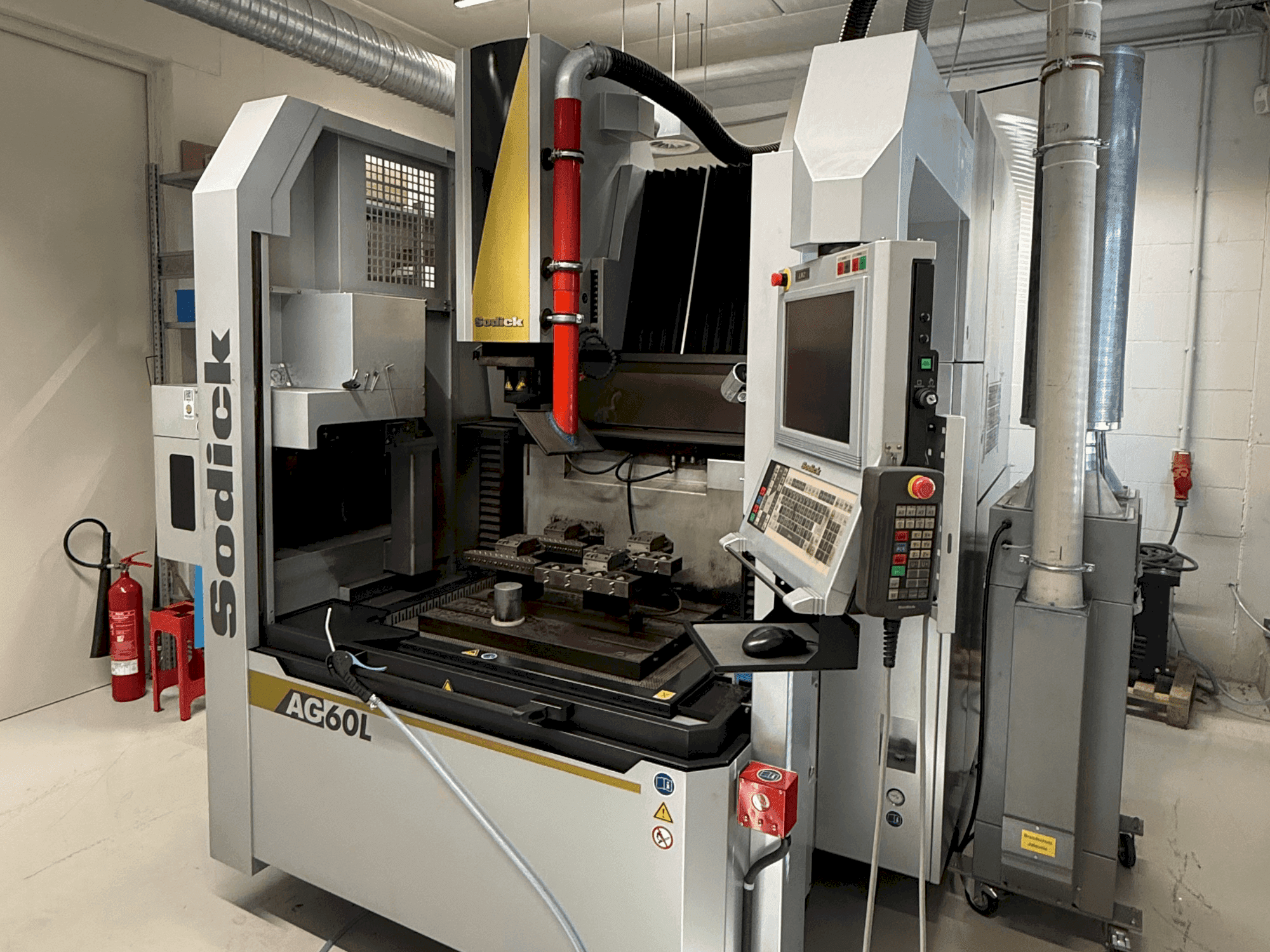 Mašīnas Sodick AG60L pretskats