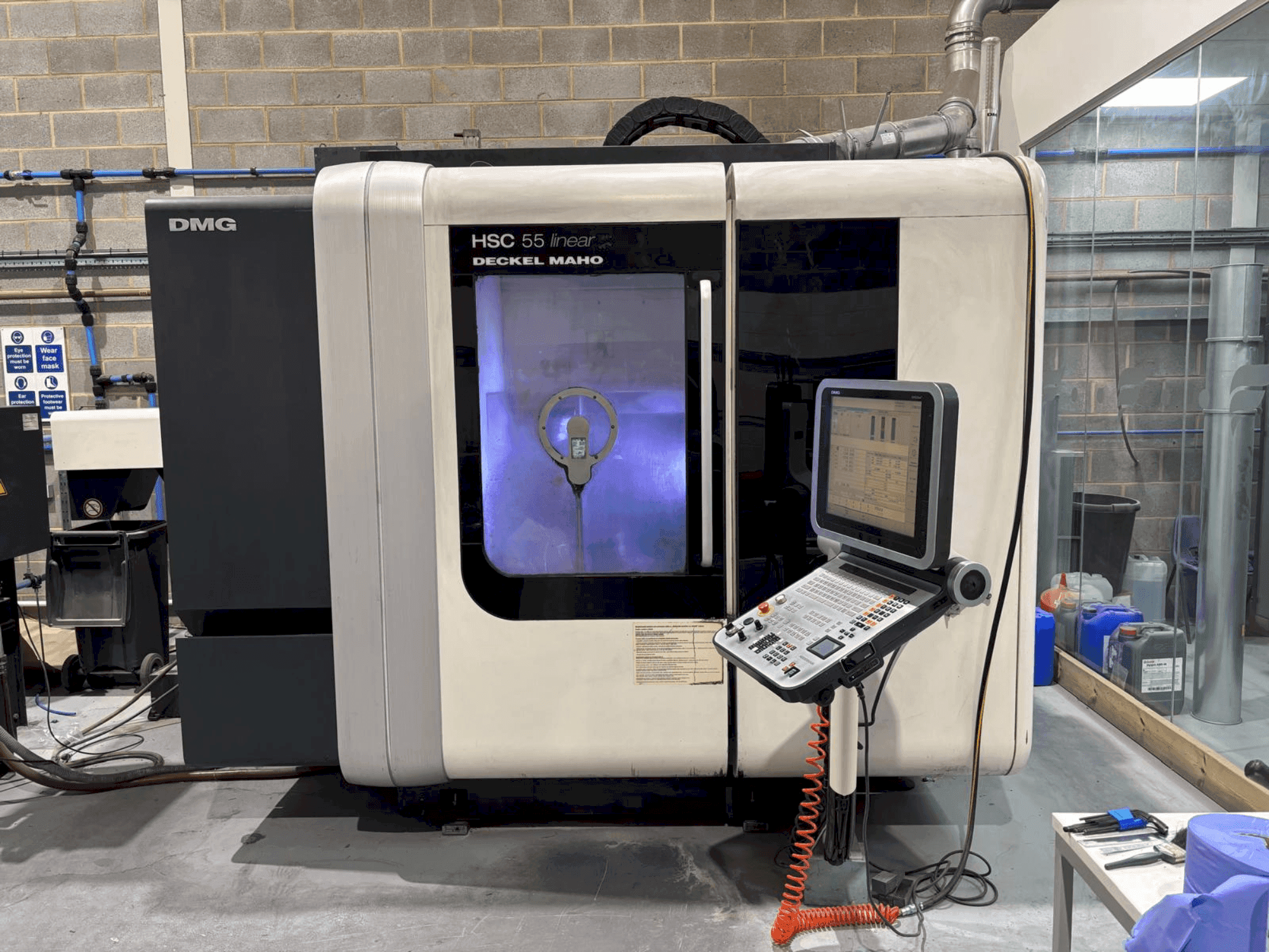 Mašīnas DMG DECKEL MAHO HSC 55 linear pretskats