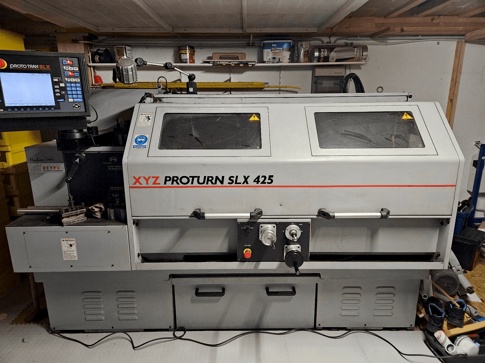 Mašīnas XYZ Proturn SLX 425 pretskats