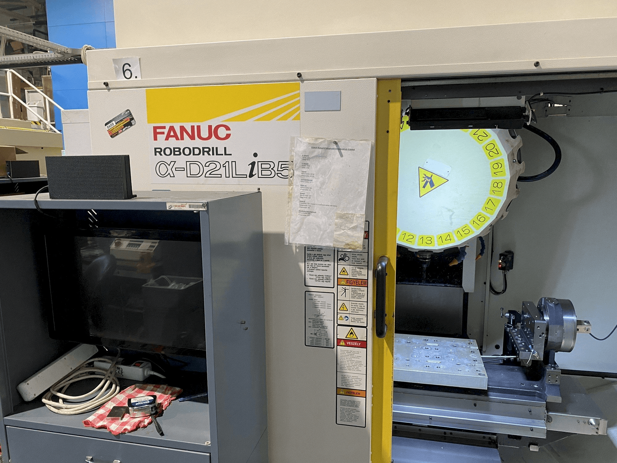 Mašīnas FANUC Robodrill Alpha D21LiA5 pretskats