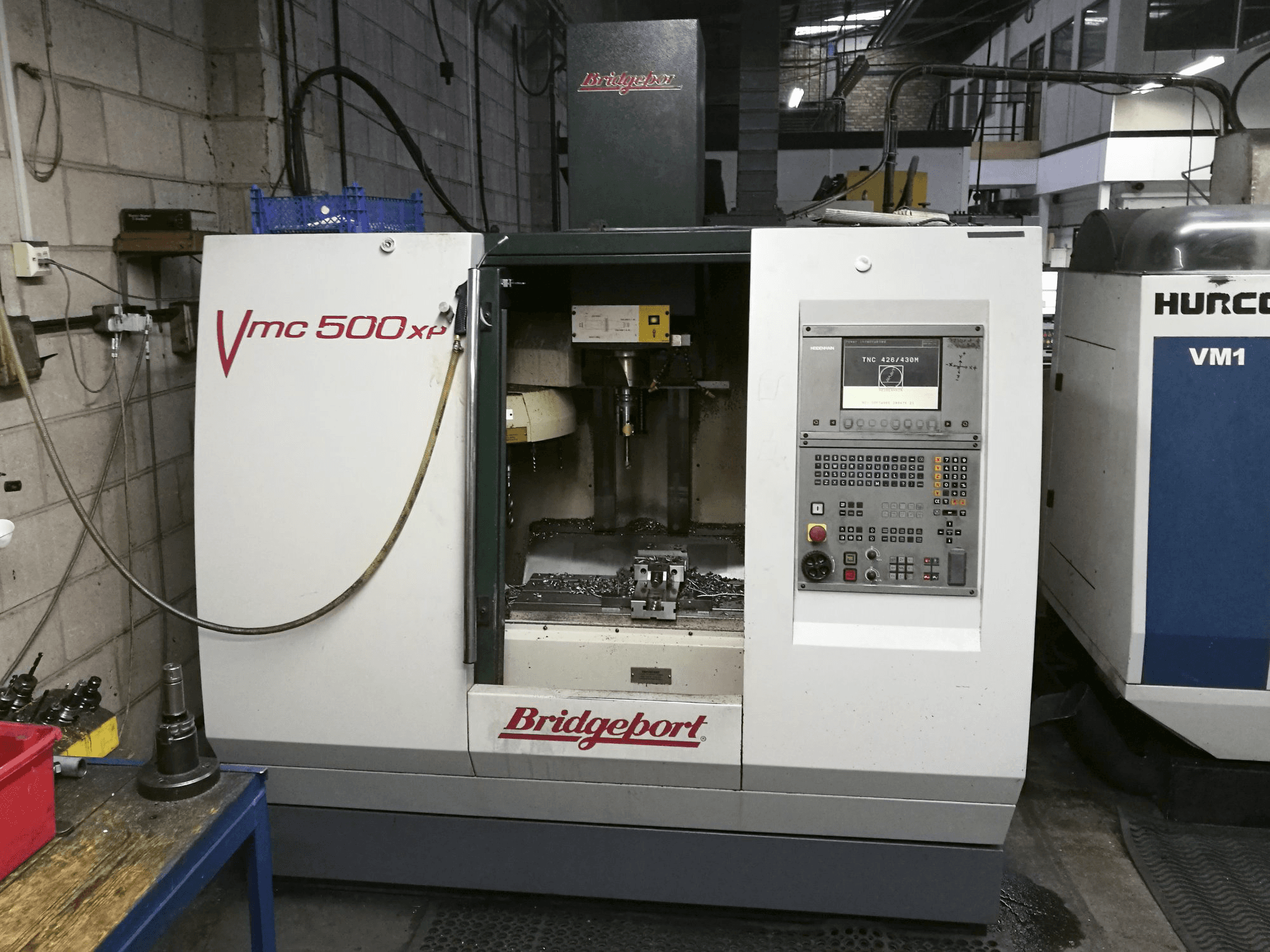 Mašīnas Bridgeport VMC 500 XP skats no labās puses