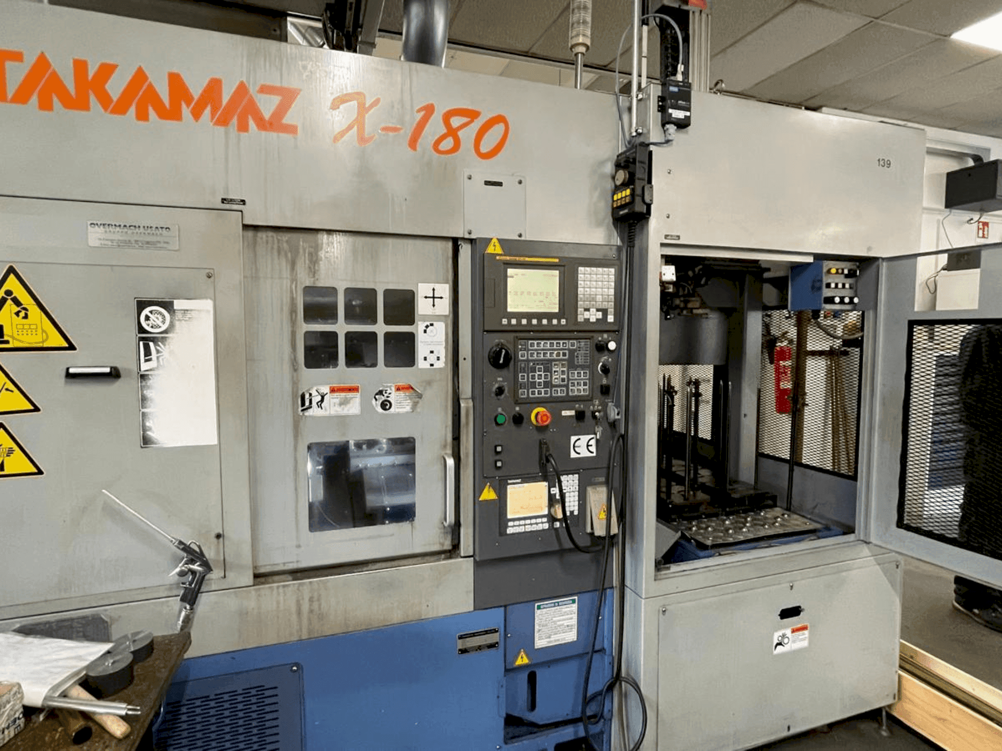 Mašīnas Takamaz X-180 pretskats