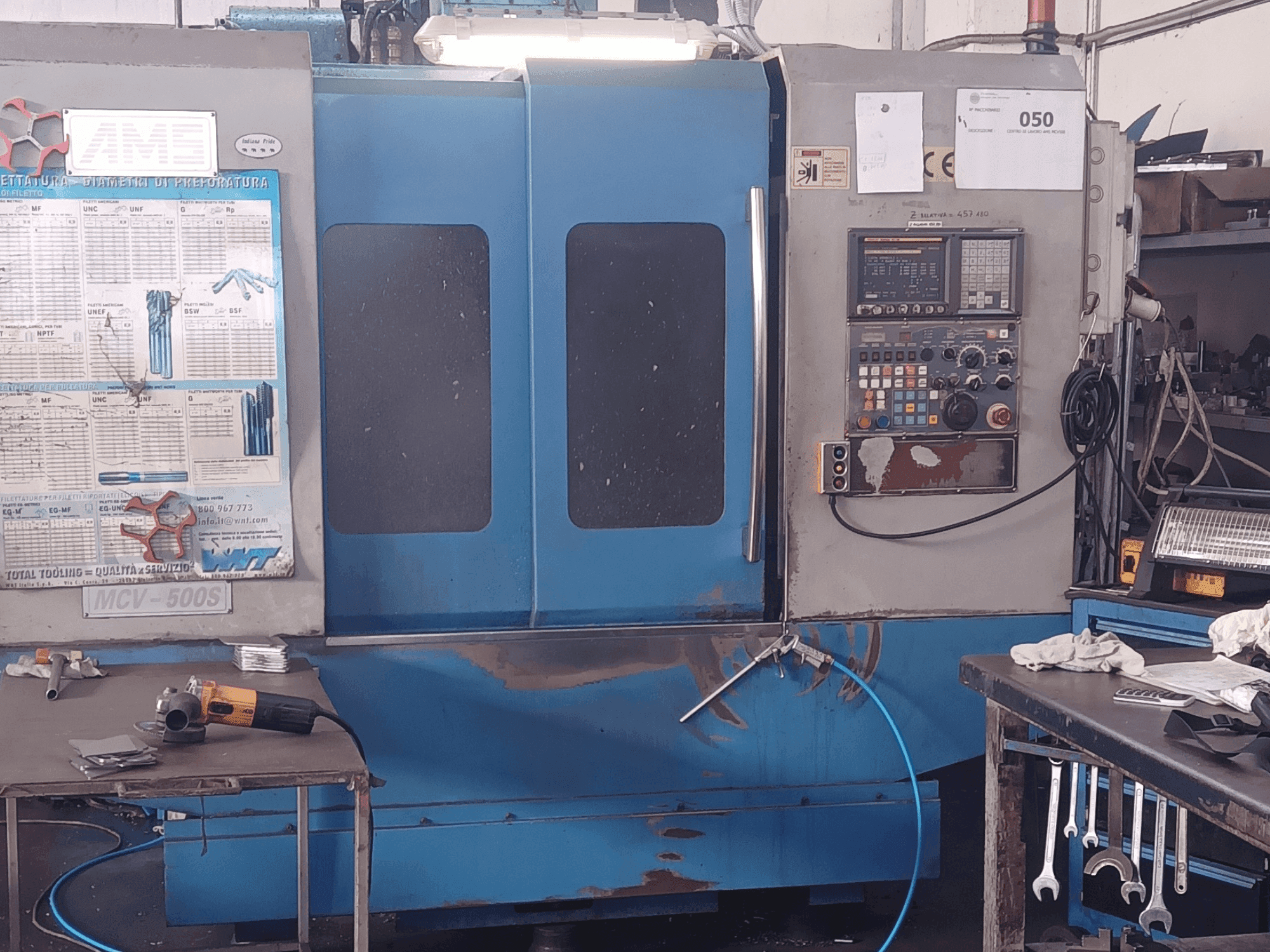 Mašīnas MORI SEIKI MCV 500 pretskats