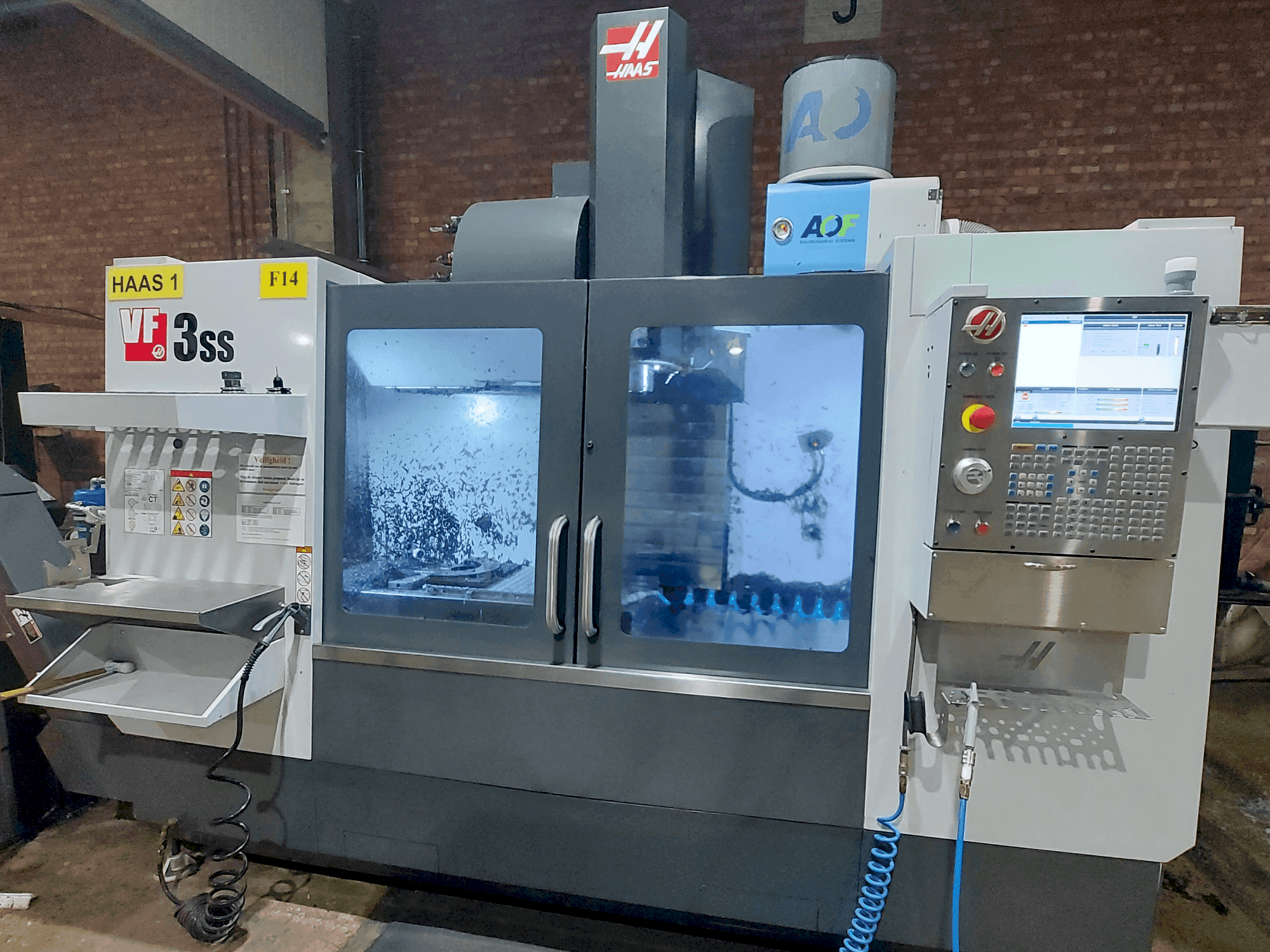 Mašīnas HAAS VF-3SS pretskats