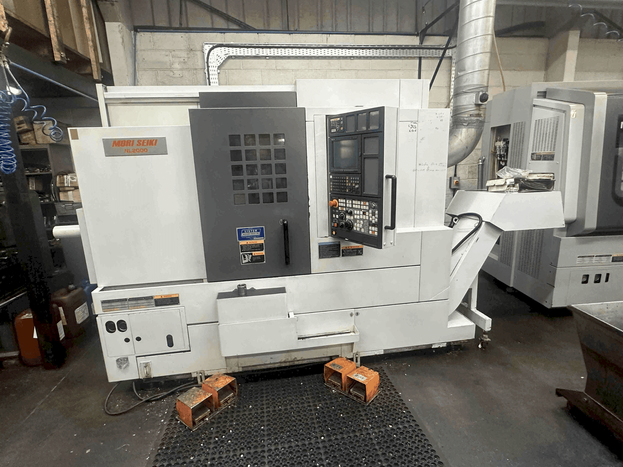 Mašīnas MORI SEIKI NL2000SY/500 pretskats