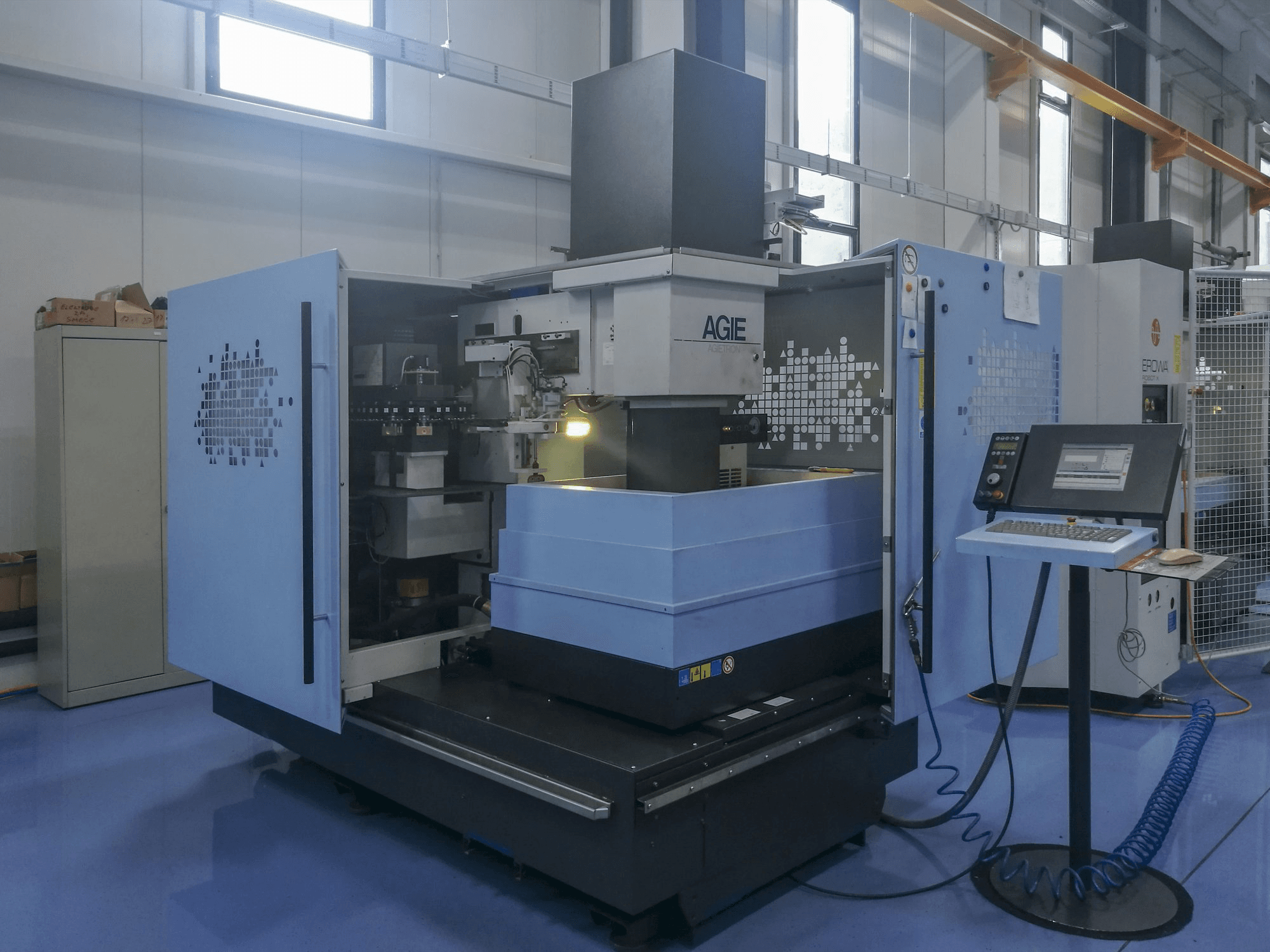 Mašīnas AGIE AGIETRON INNOVATION 2 pretskats