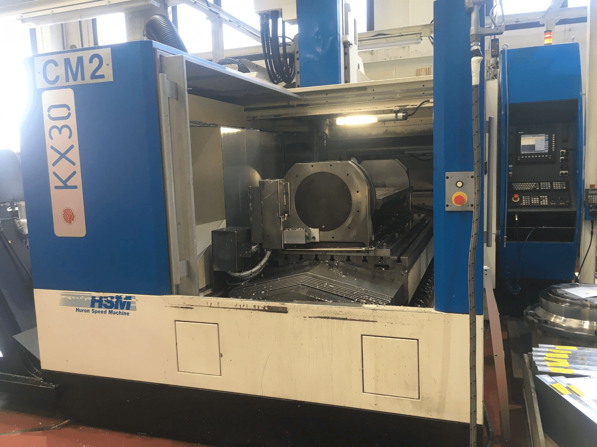 Mašīnas Huron KX30 pretskats