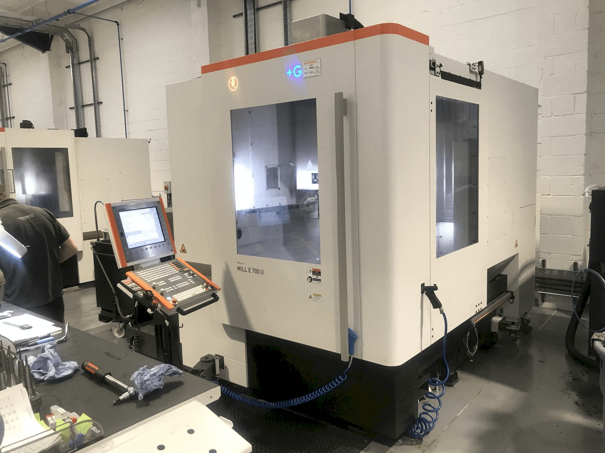 Mašīnas MIKRON Mill E 700 U pretskats