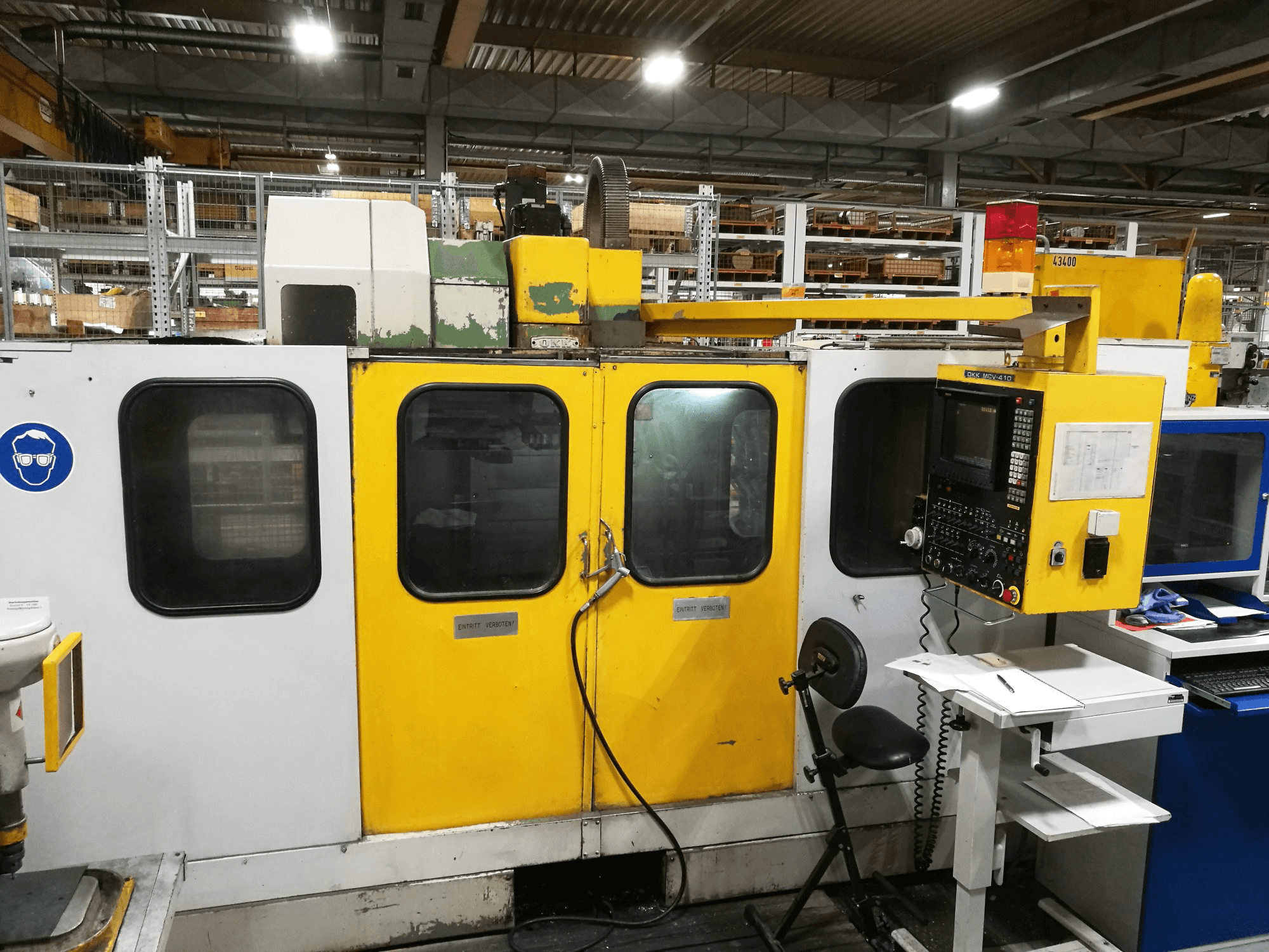 Mašīnas OKK MCV-410 pretskats