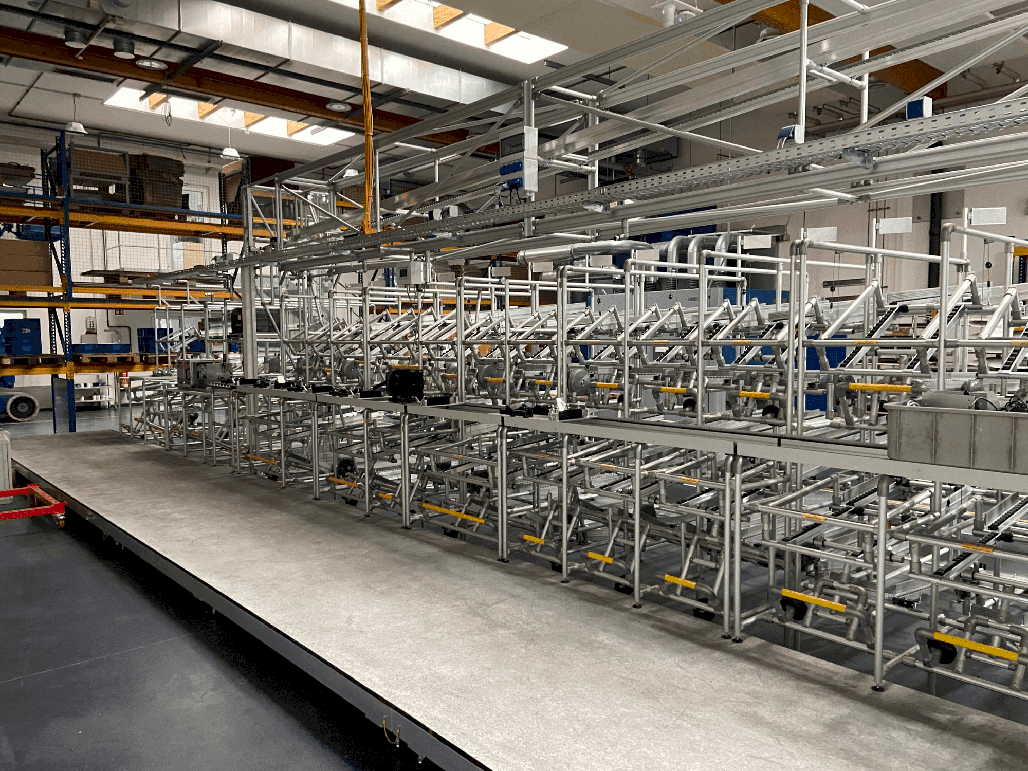 Mašīnas ITEM Montageplatz Venta pretskats