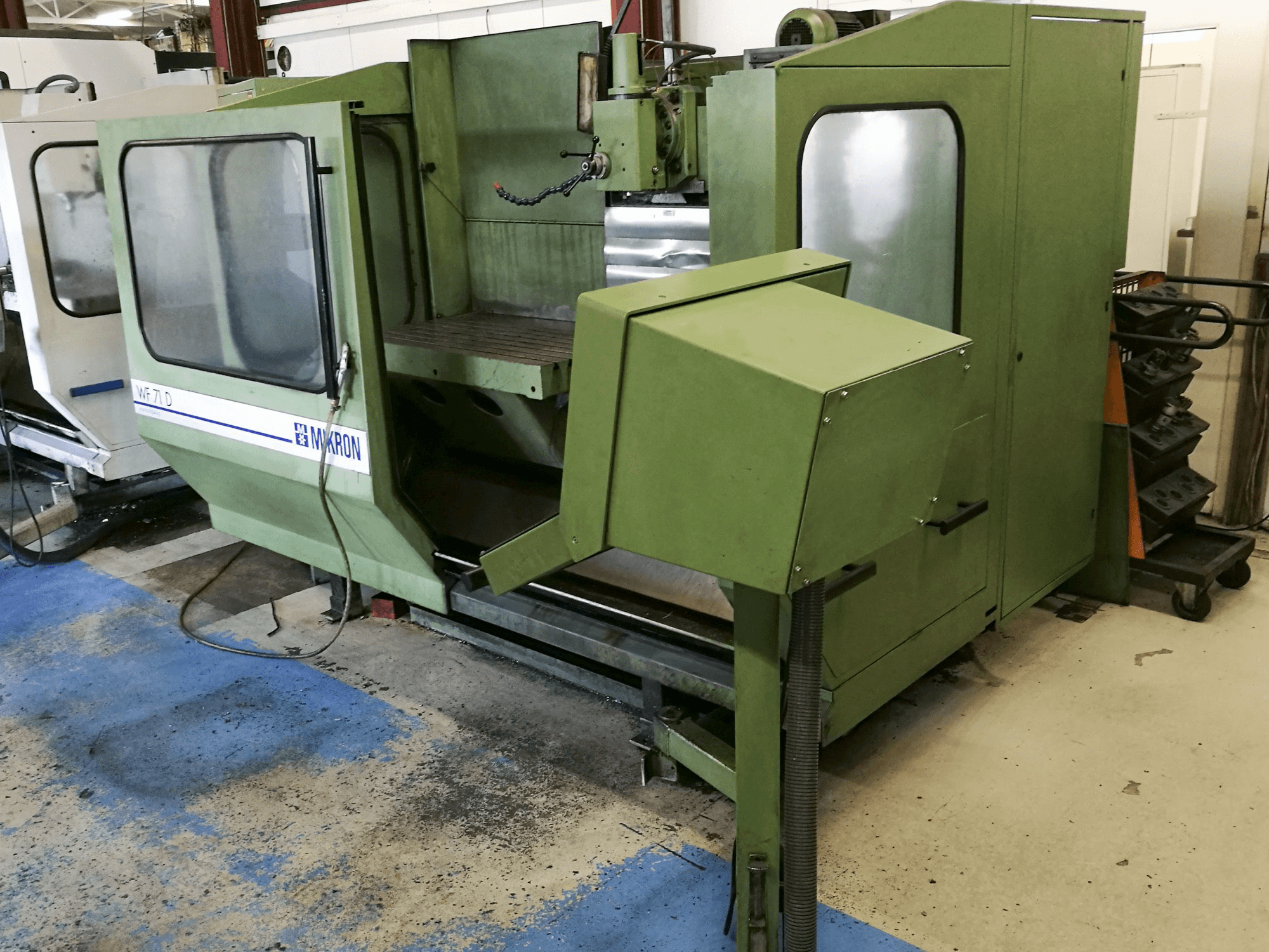 Mašīnas Mikron WF-71 D skats no labās puses