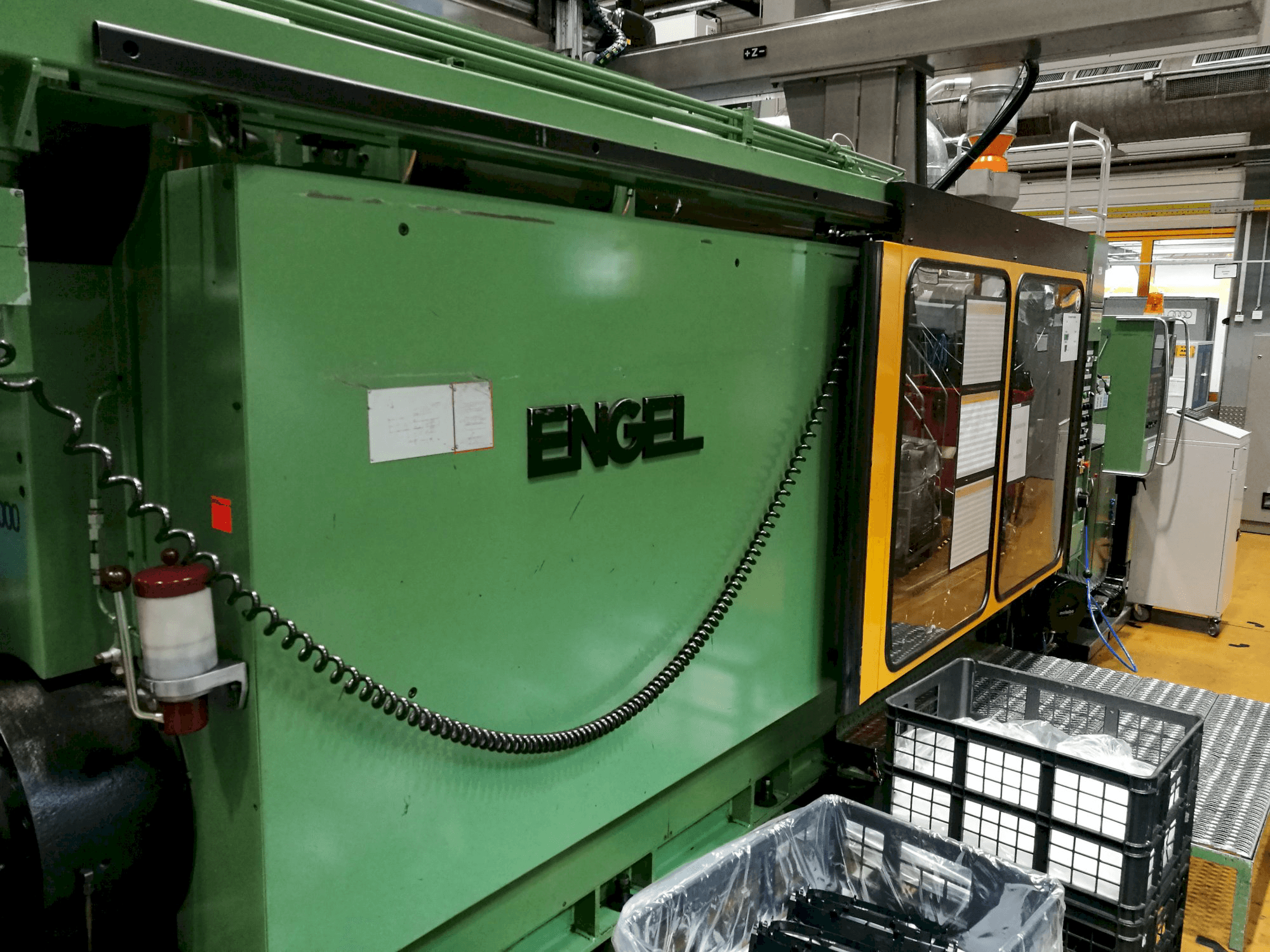 Mašīnas ENGEL ES 4400/800 skats no kreisās puses
