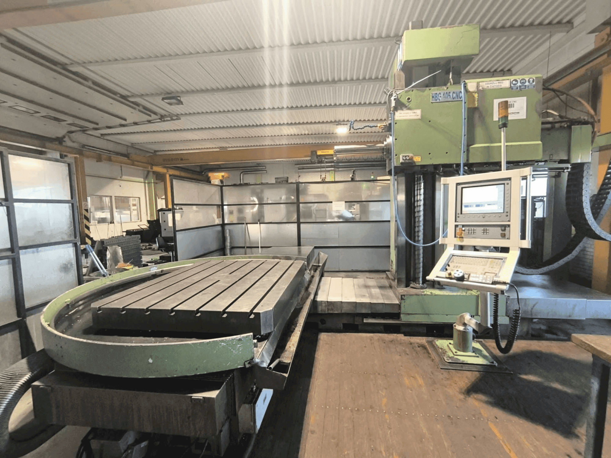 Mašīnas MONTAVAR HBG 105 CNC pretskats