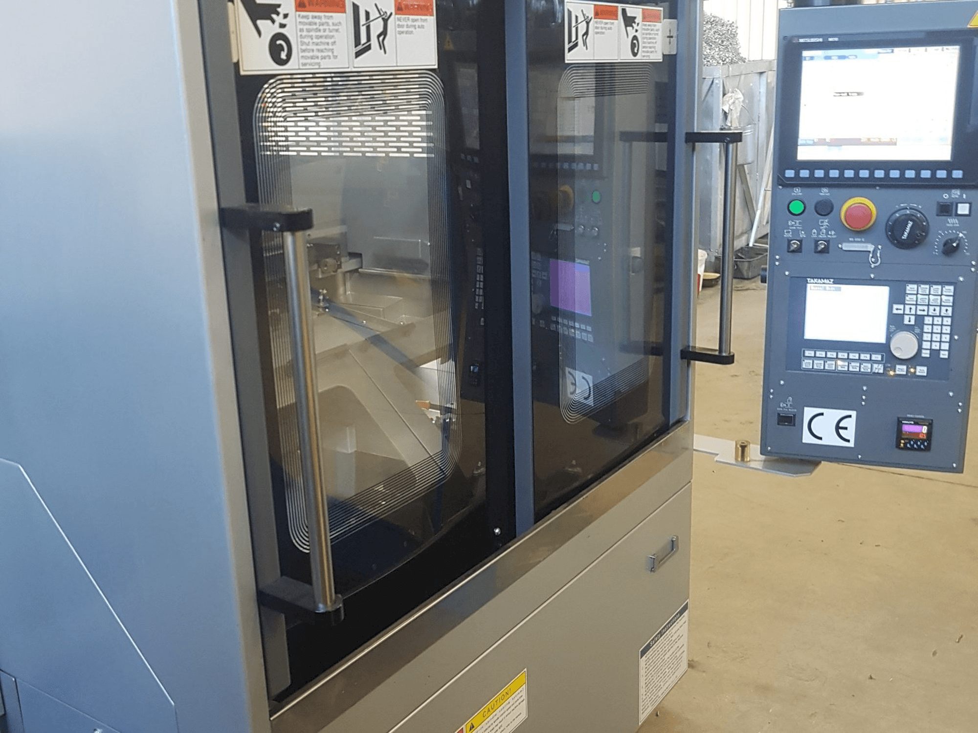 Mašīnas Takamaz XW-30 Plus pretskats