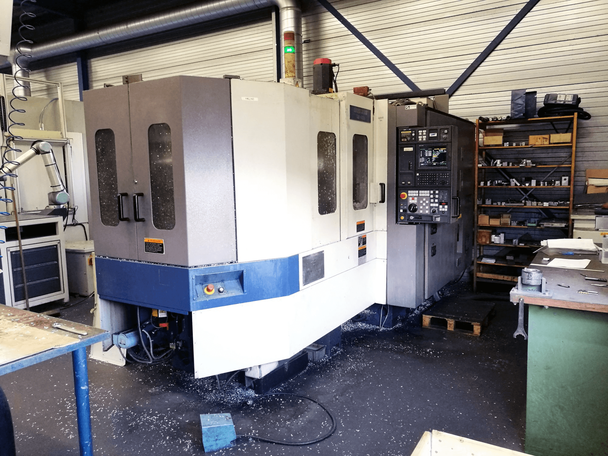 Mašīnas MORI SEIKI SH-403 skats no labās puses