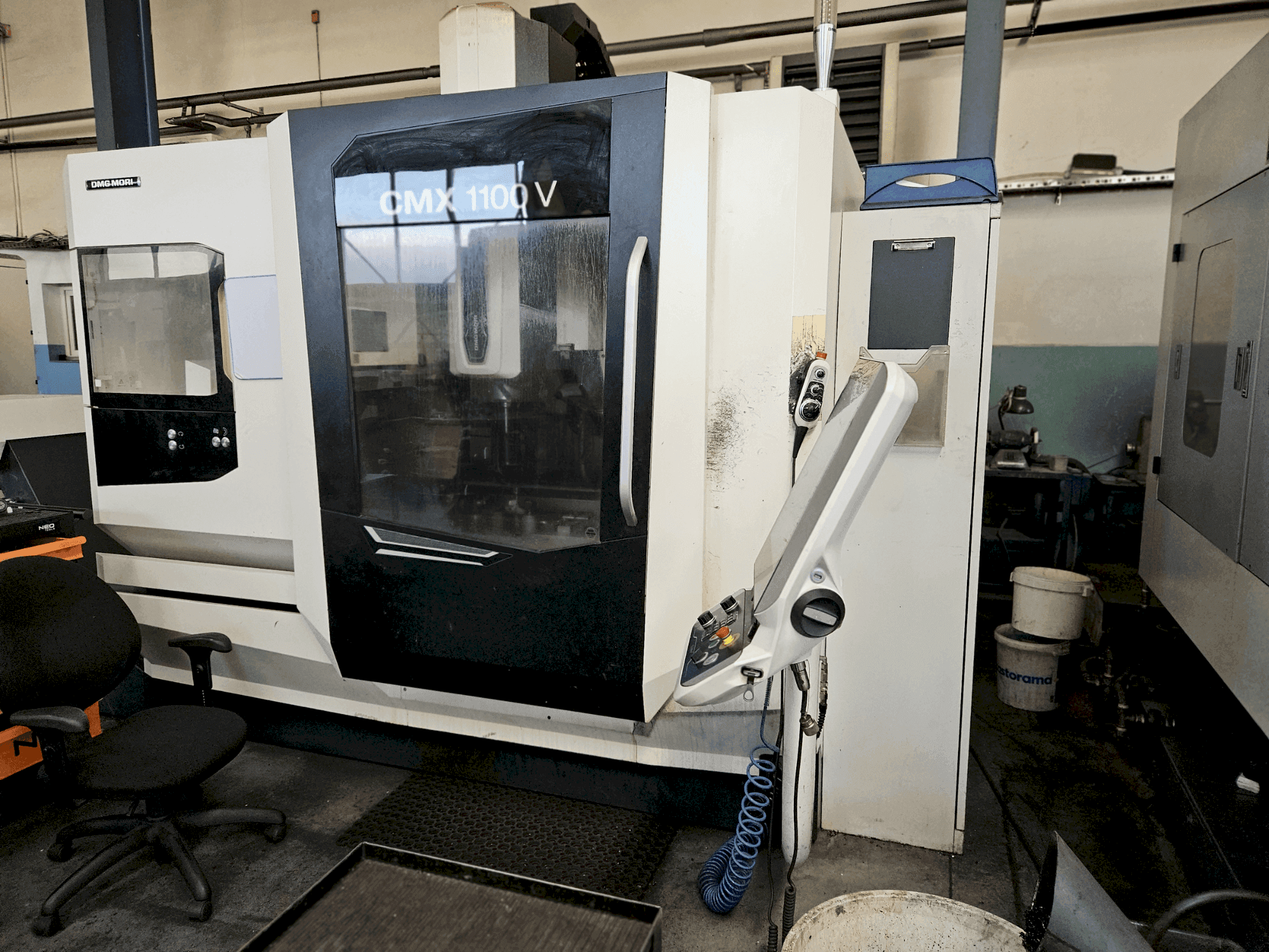 Mašīnas DMG CMX 1100V pretskats