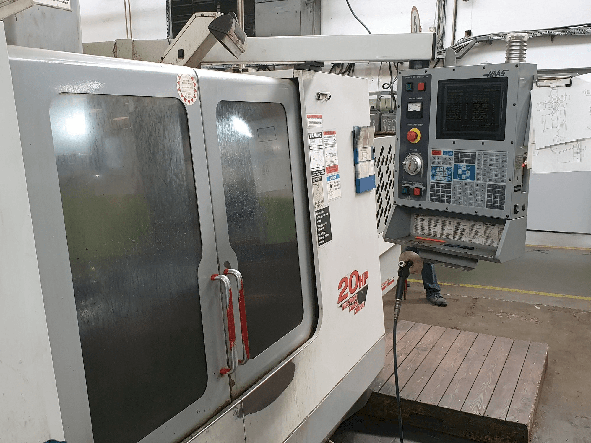 Mašīnas HAAS VF-3 pretskats