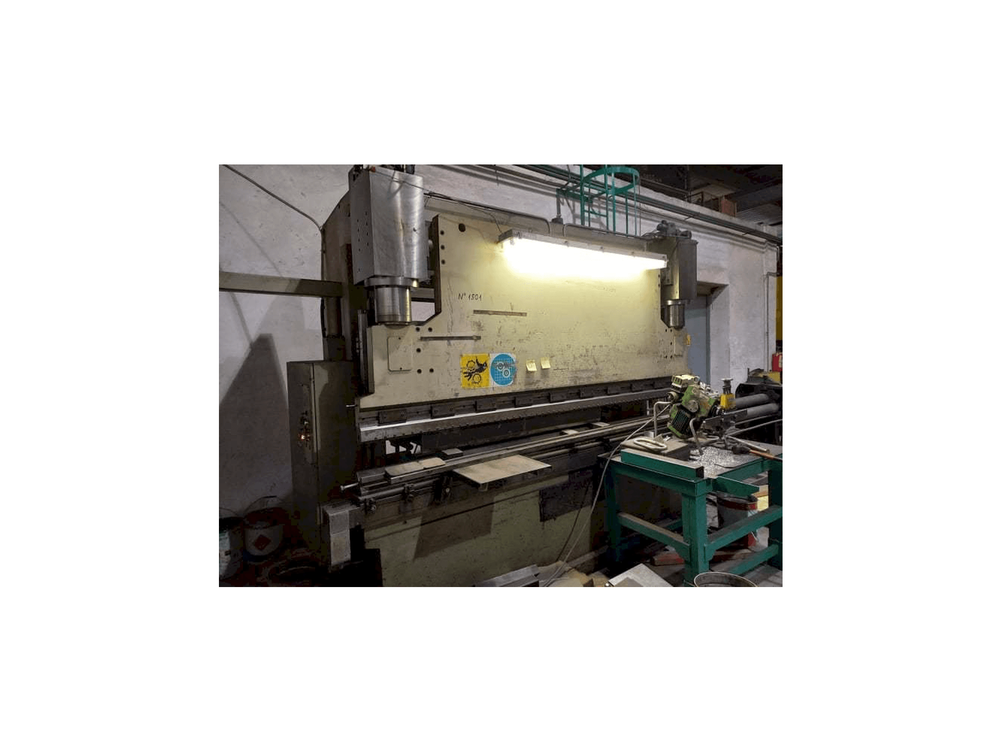 Mašīnas DONEWELL HP3B pretskats
