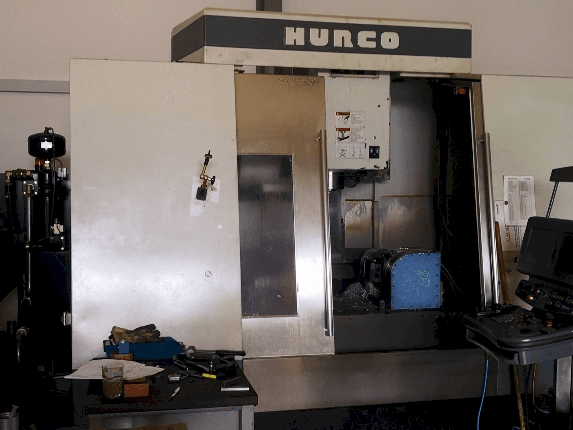 Mašīnas Hurco VM 50/40T pretskats