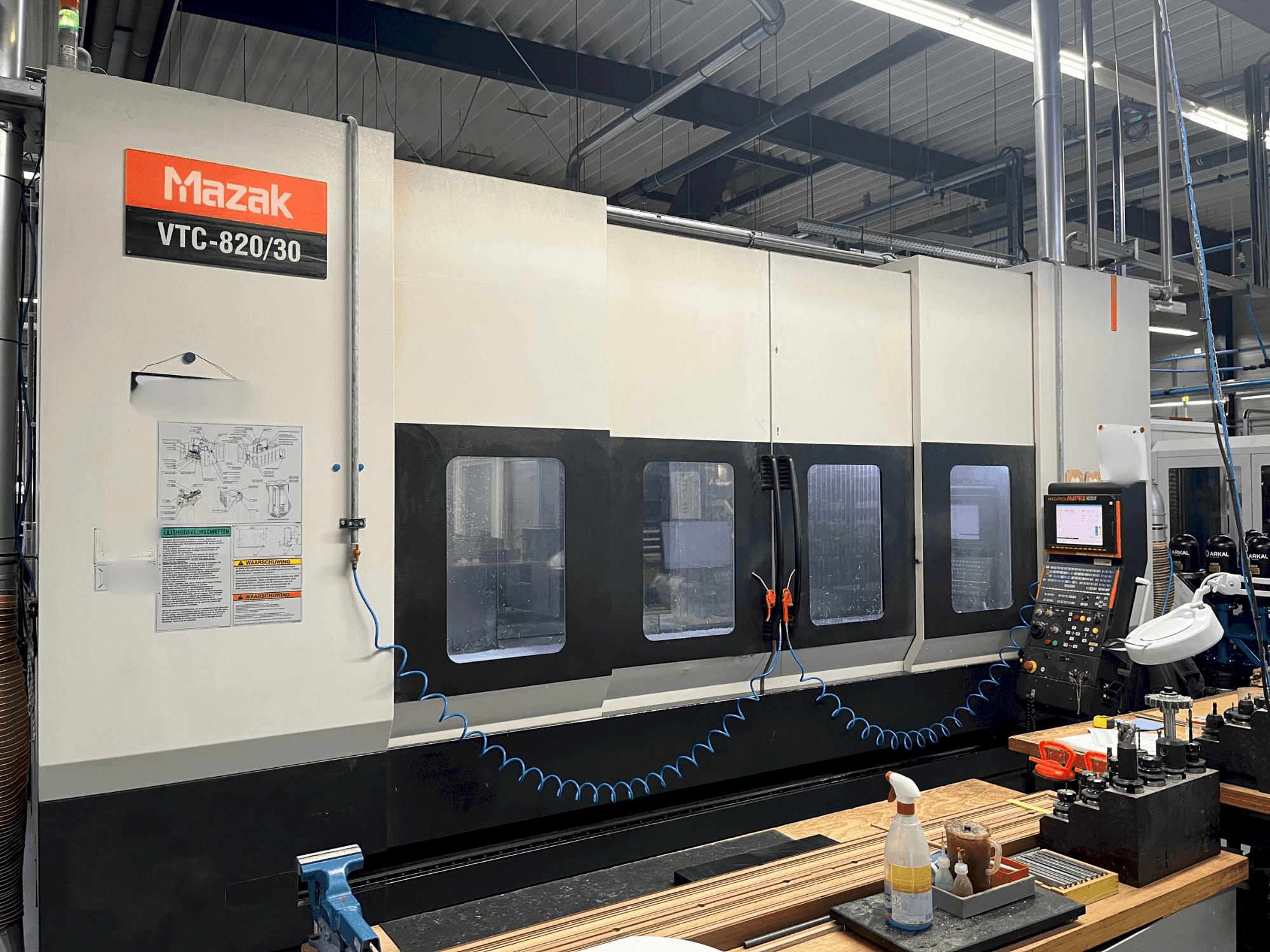 Mašīnas Mazak VTC-820/30 pretskats