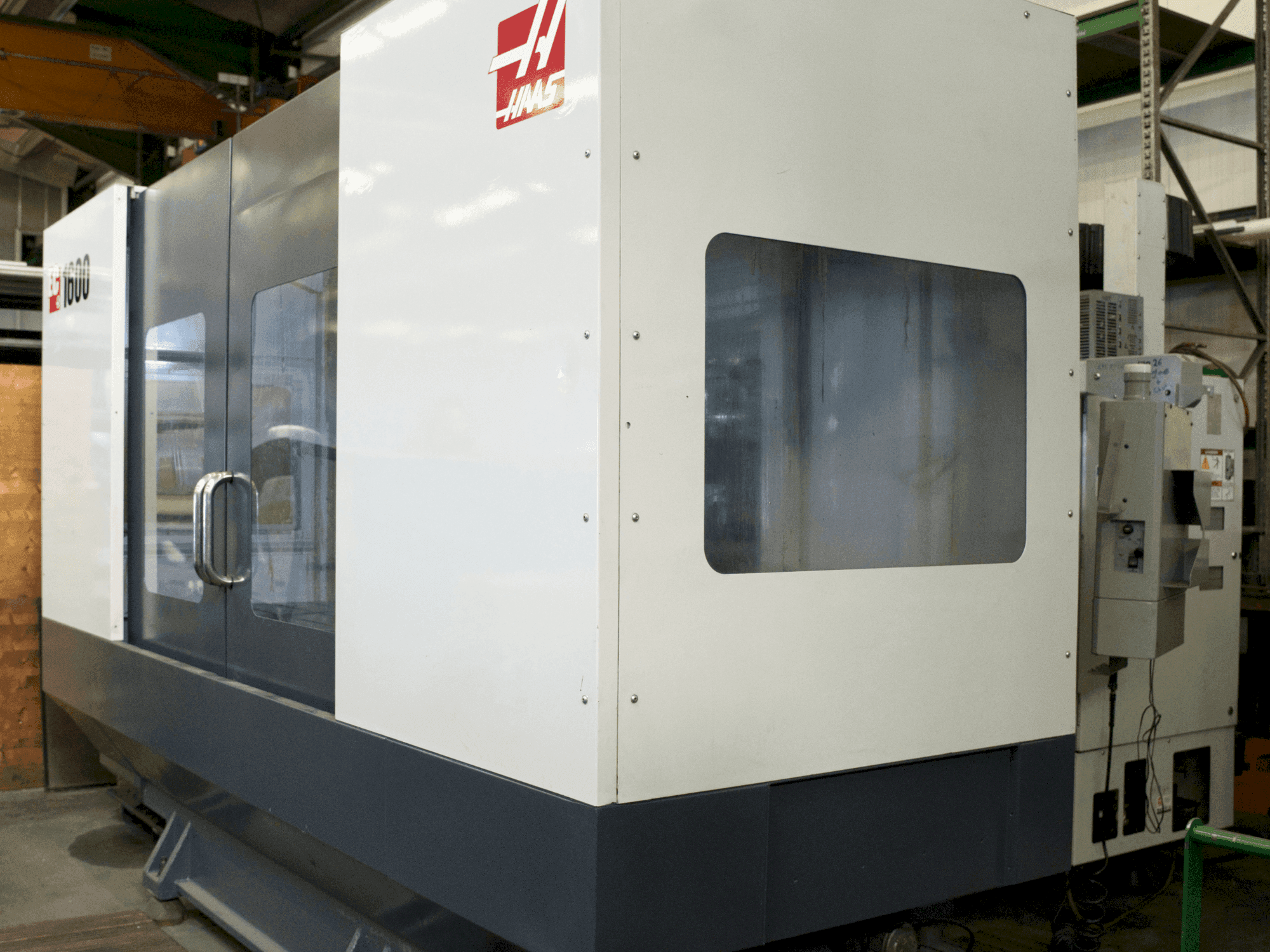 Mašīnas HAAS EC-1600 pretskats