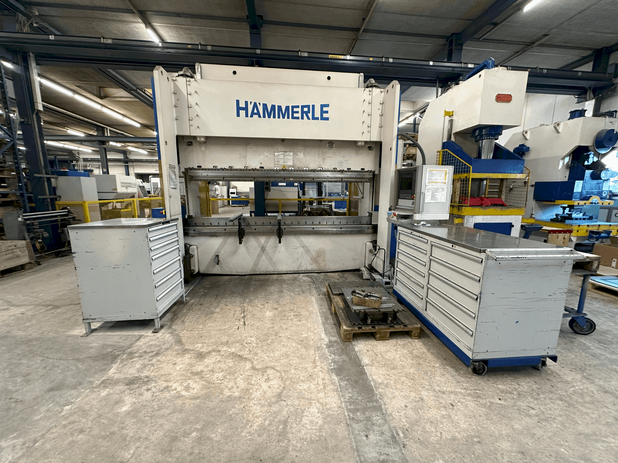 Mašīnas HAMMERLE BM 200 - 3100 pretskats