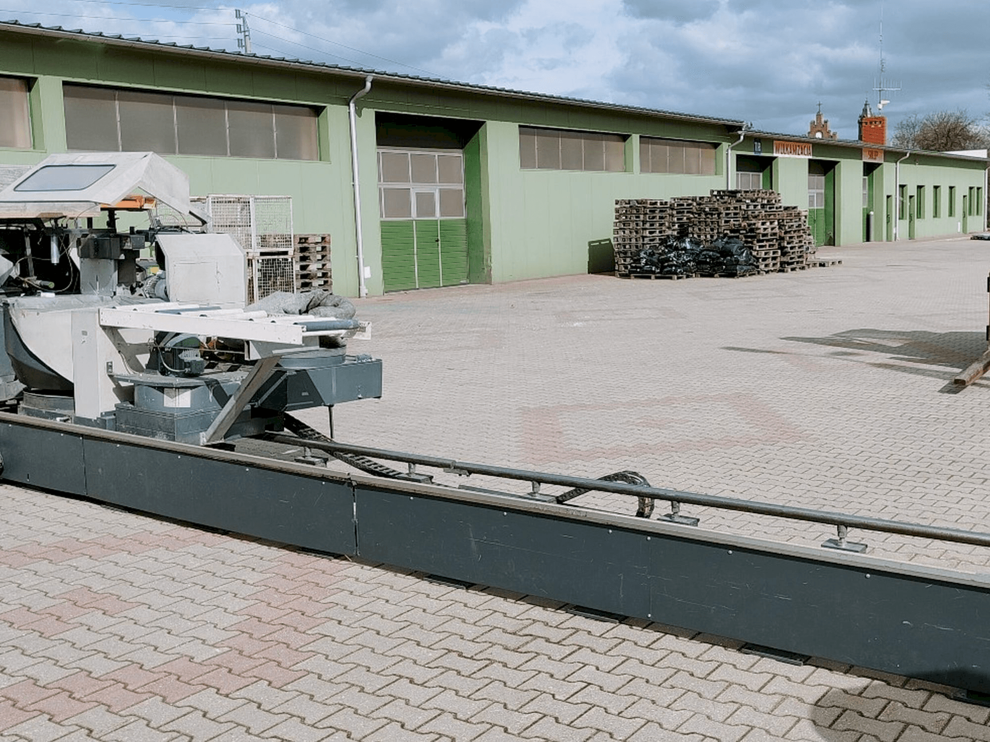 Mašīnas Elumatec DG 244/2 pretskats